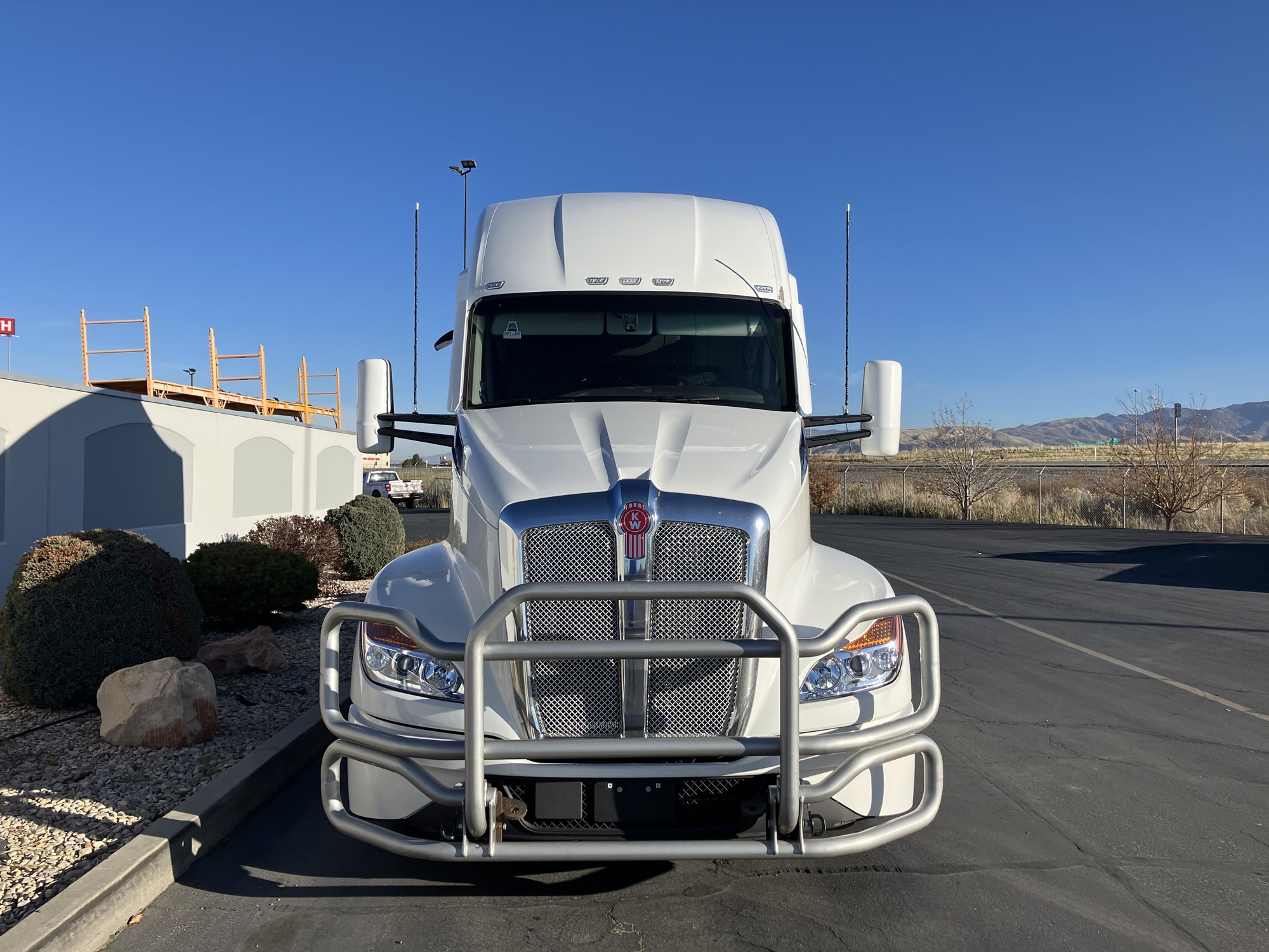 2023 Kenworth T680 Next Gen - image 3 of 6
