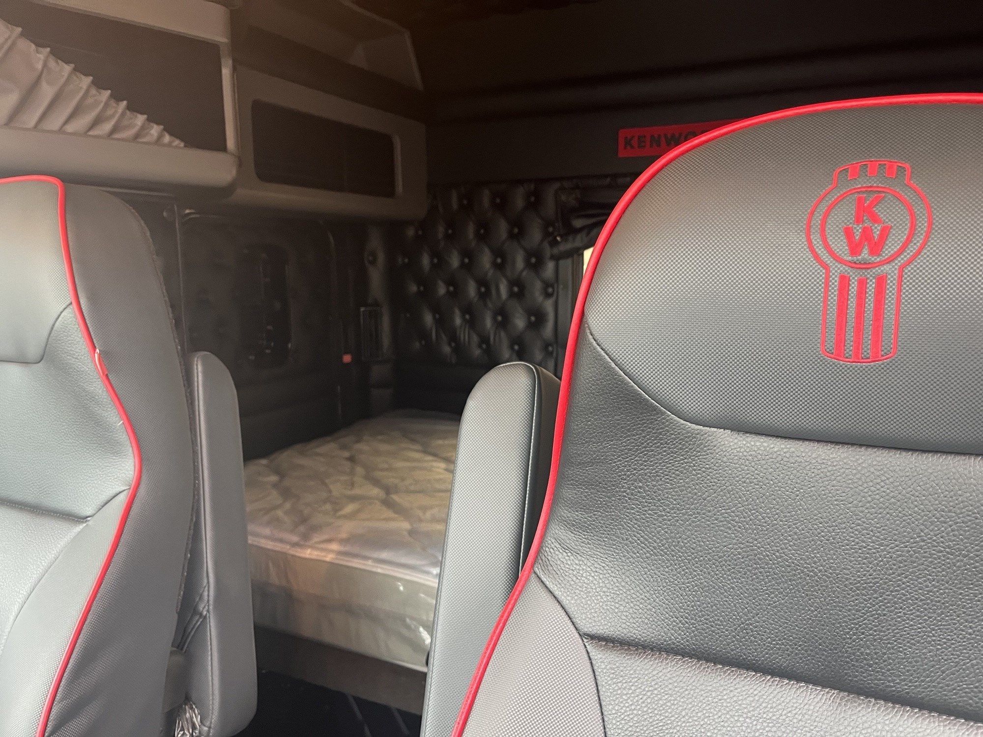 2024 Kenworth W900 2024 Kenworth W900 - image 6 of 6