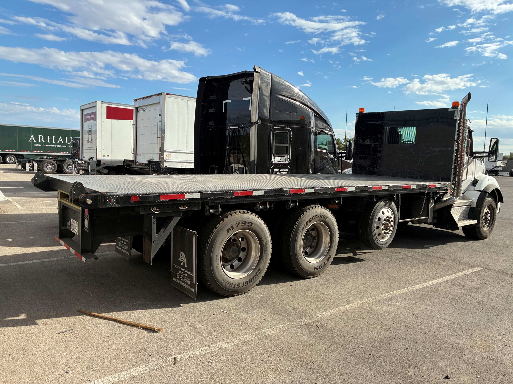 2025 Kenworth T880 2025 Kenworth T880 - image 3 of 6