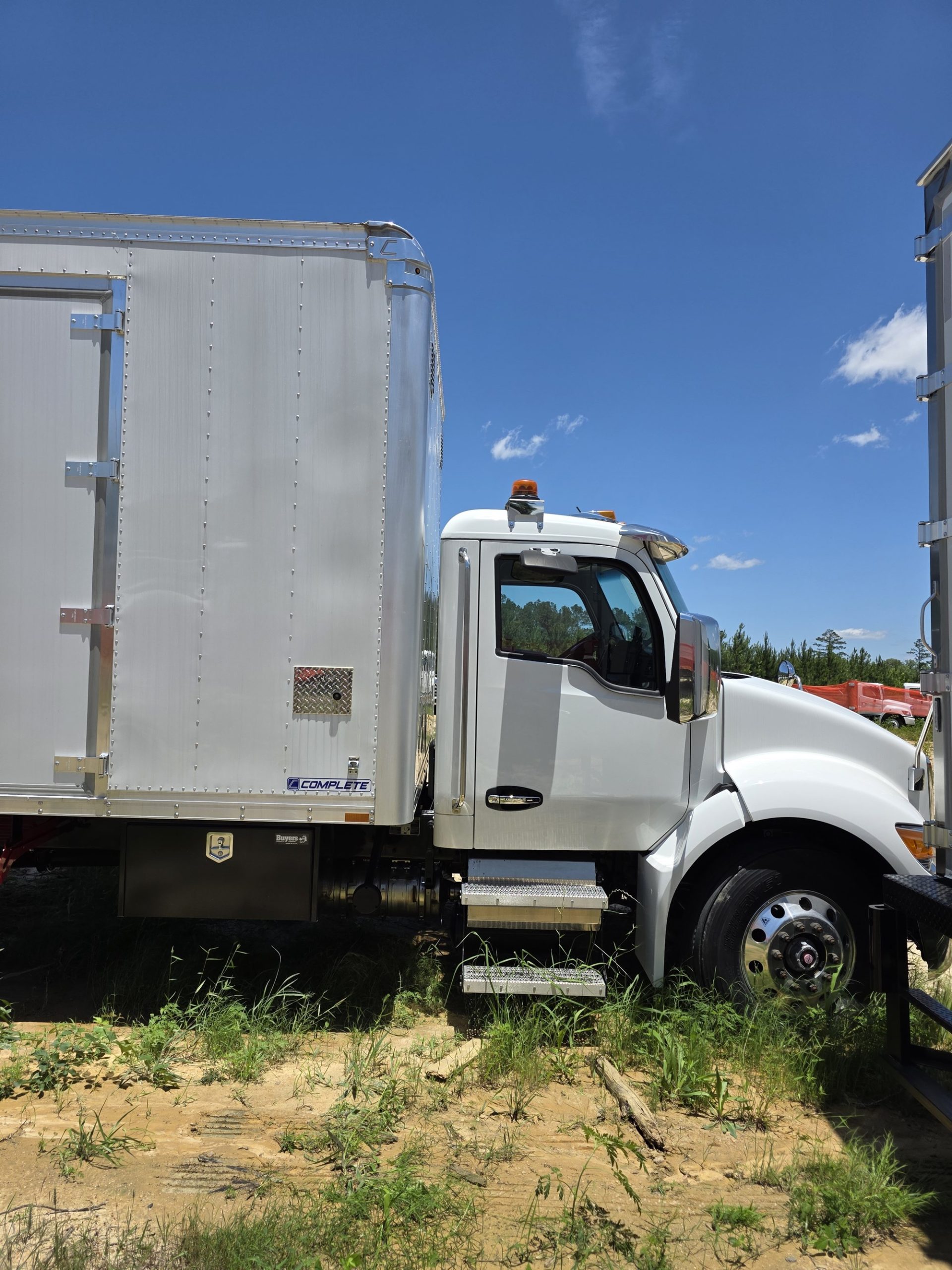 2025 Kenworth T280 - image 6 of 6