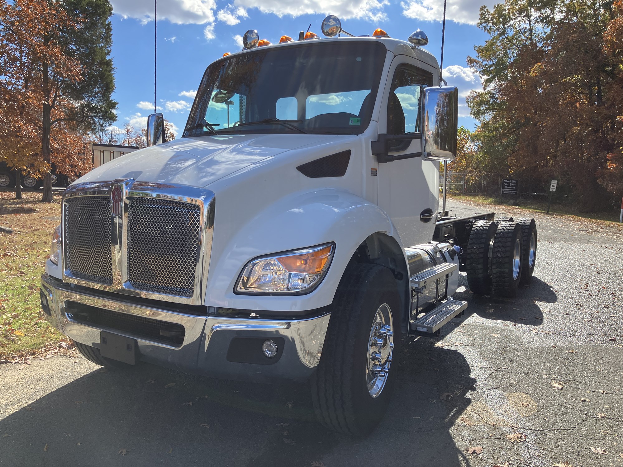 2025 Kenworth T480 - image 2 of 6