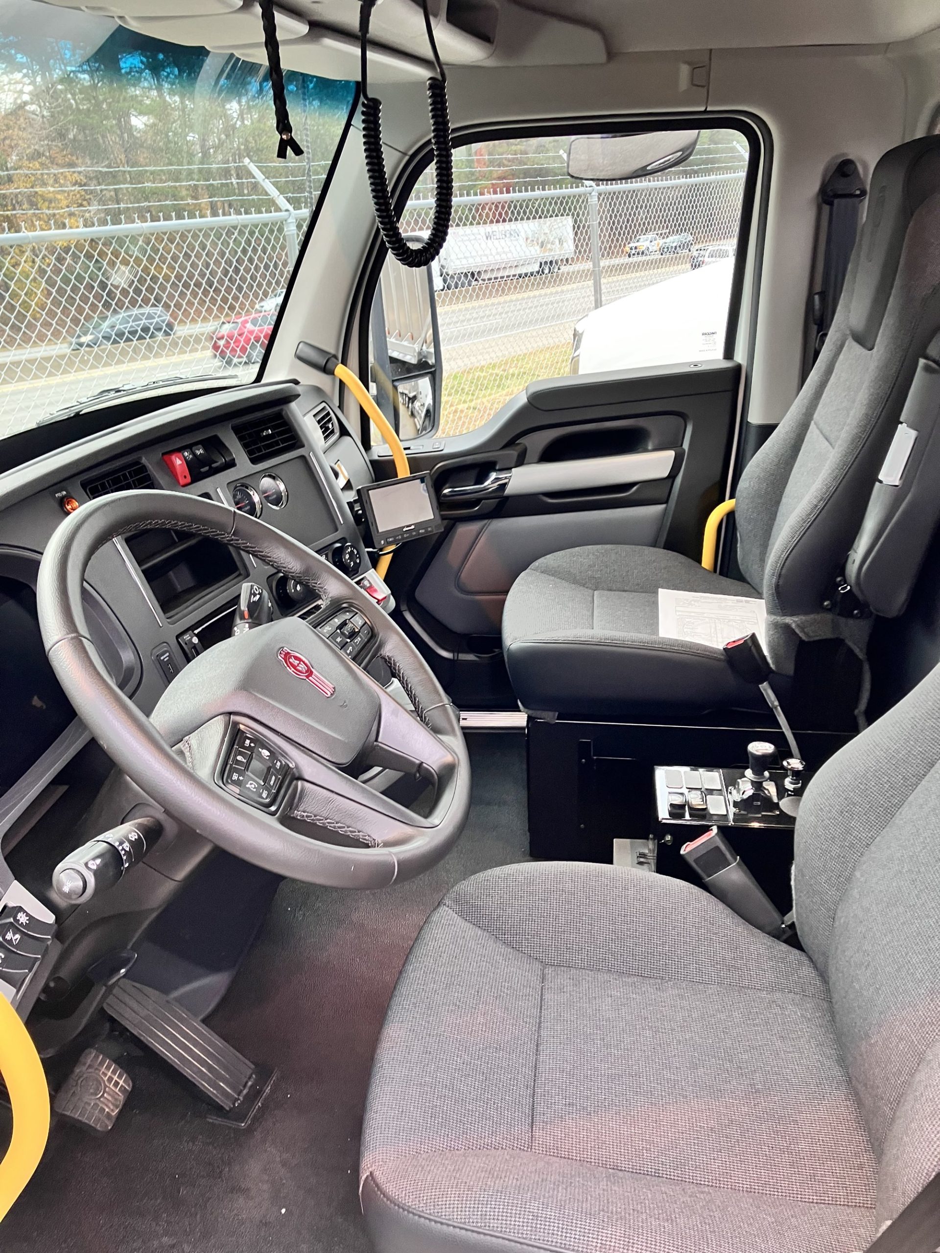 2026 Kenworth T880 - image 5