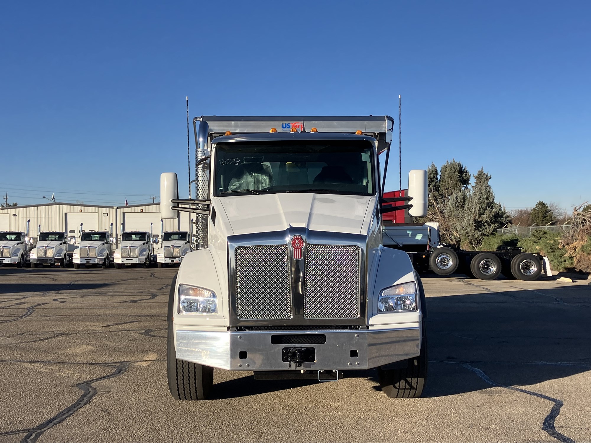 2026 Kenworth T880 - image 3