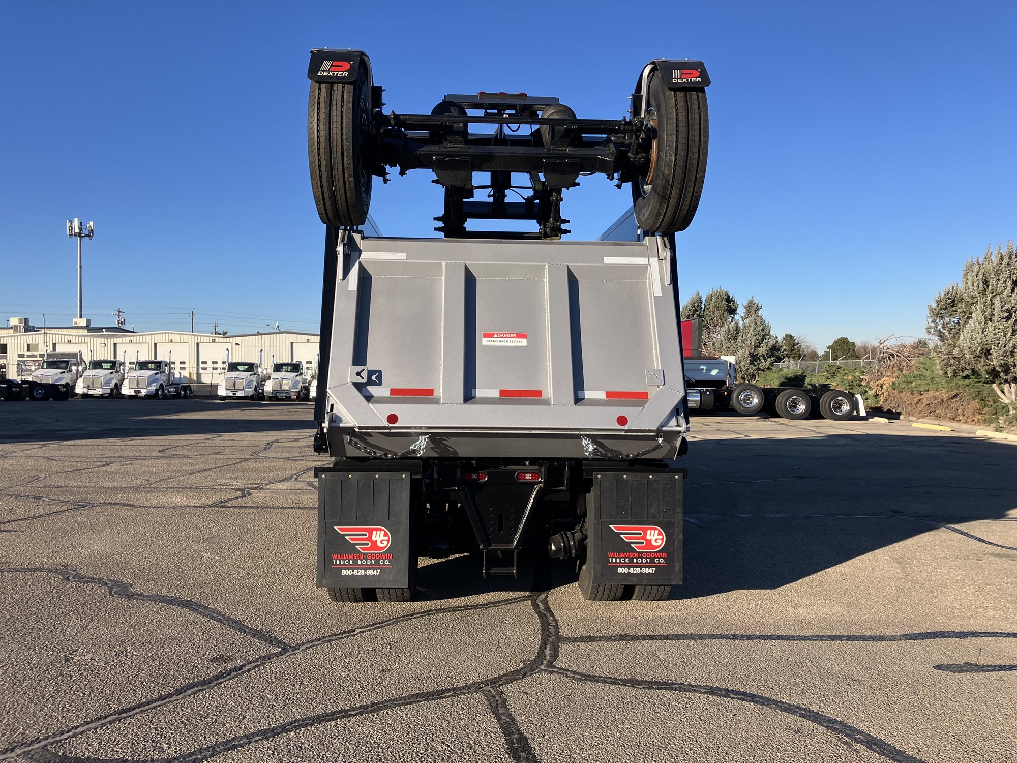 2026 Kenworth T880 - image 5