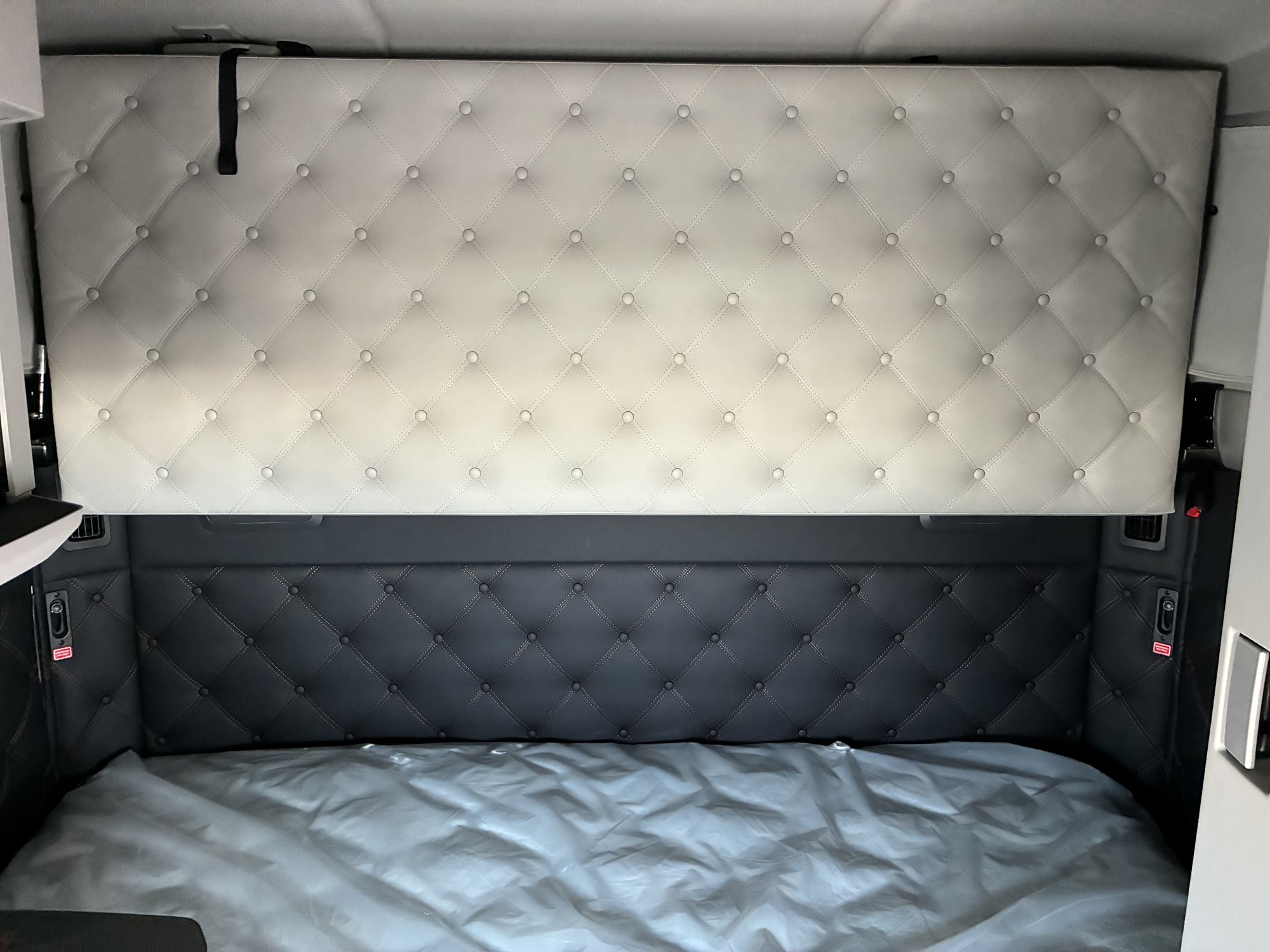 2026 Kenworth T680 Next Gen - image 5 of 6