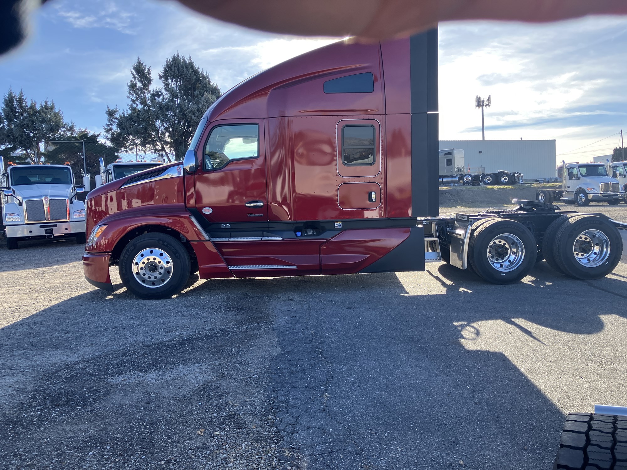 2026 Kenworth T680 Next Gen 2026 Kenworth T680 Next Gen - image 2 of 6