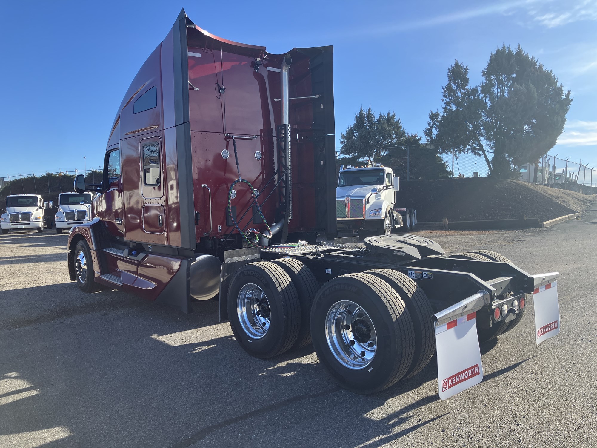 2026 Kenworth T680 Next Gen 2026 Kenworth T680 Next Gen - image 3 of 6
