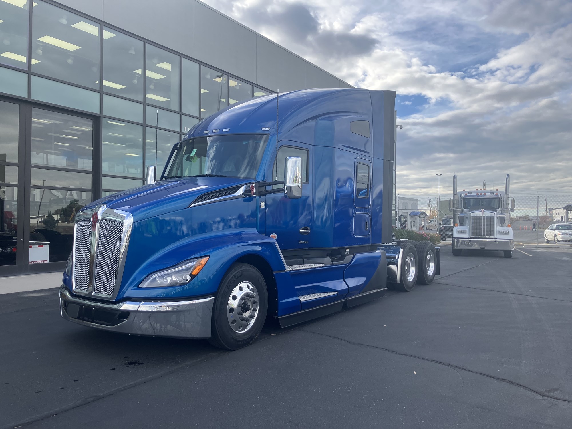 2026 Kenworth T680 Next Gen - image 1 of 6