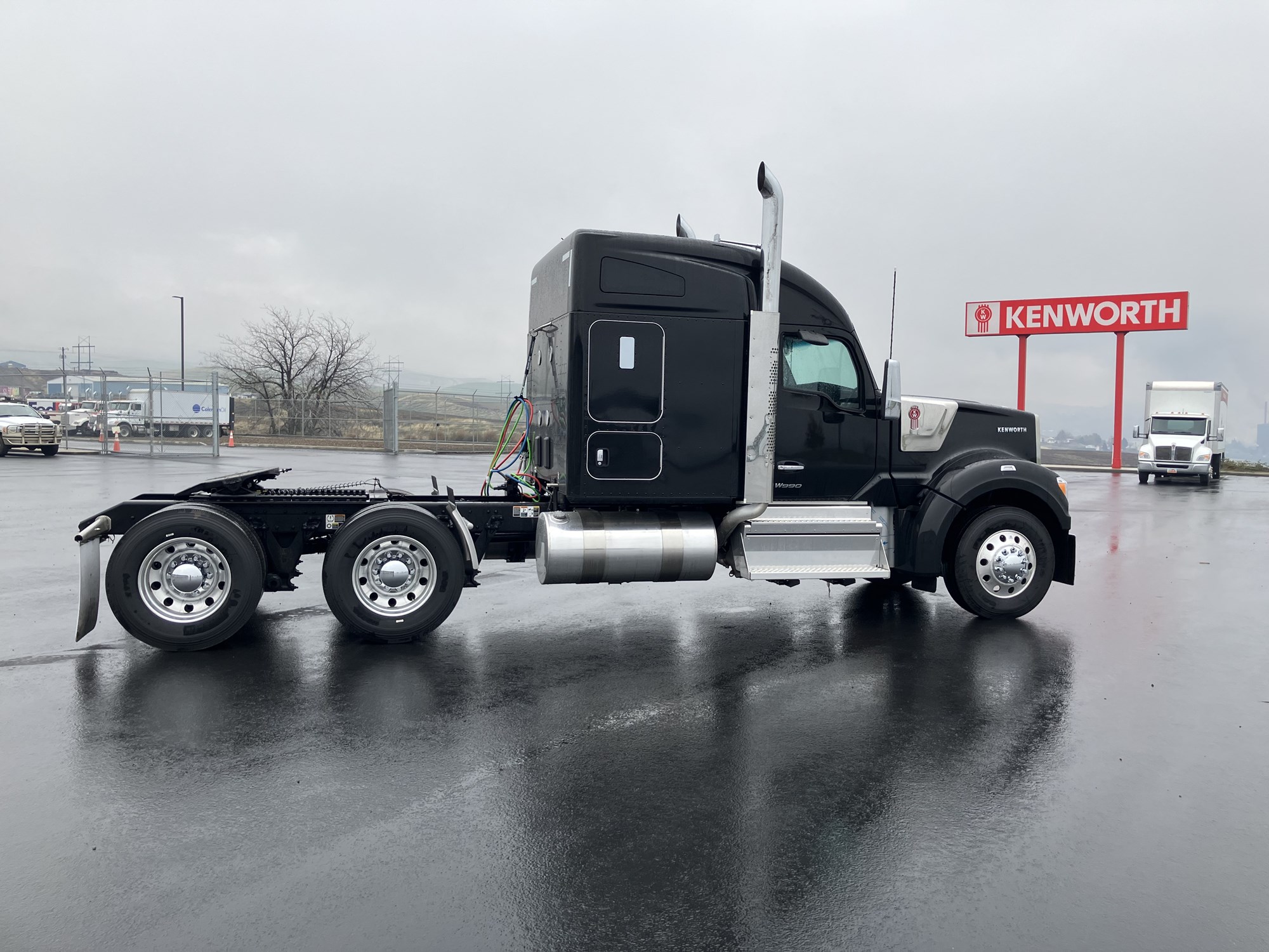 2026 Kenworth W990 2026 Kenworth W990 - image 2 of 6