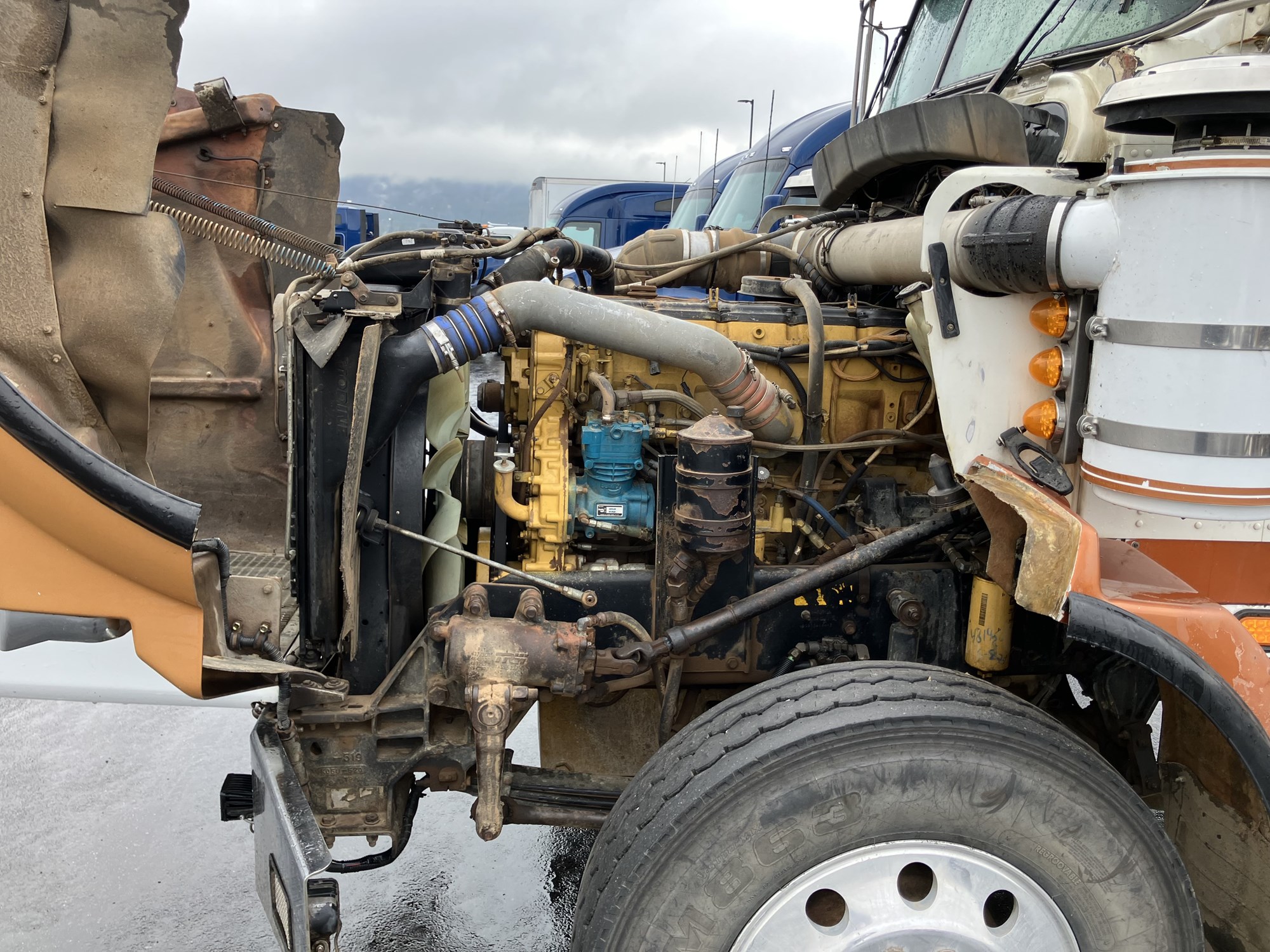 1999 Kenworth T800 - image 6 of 6