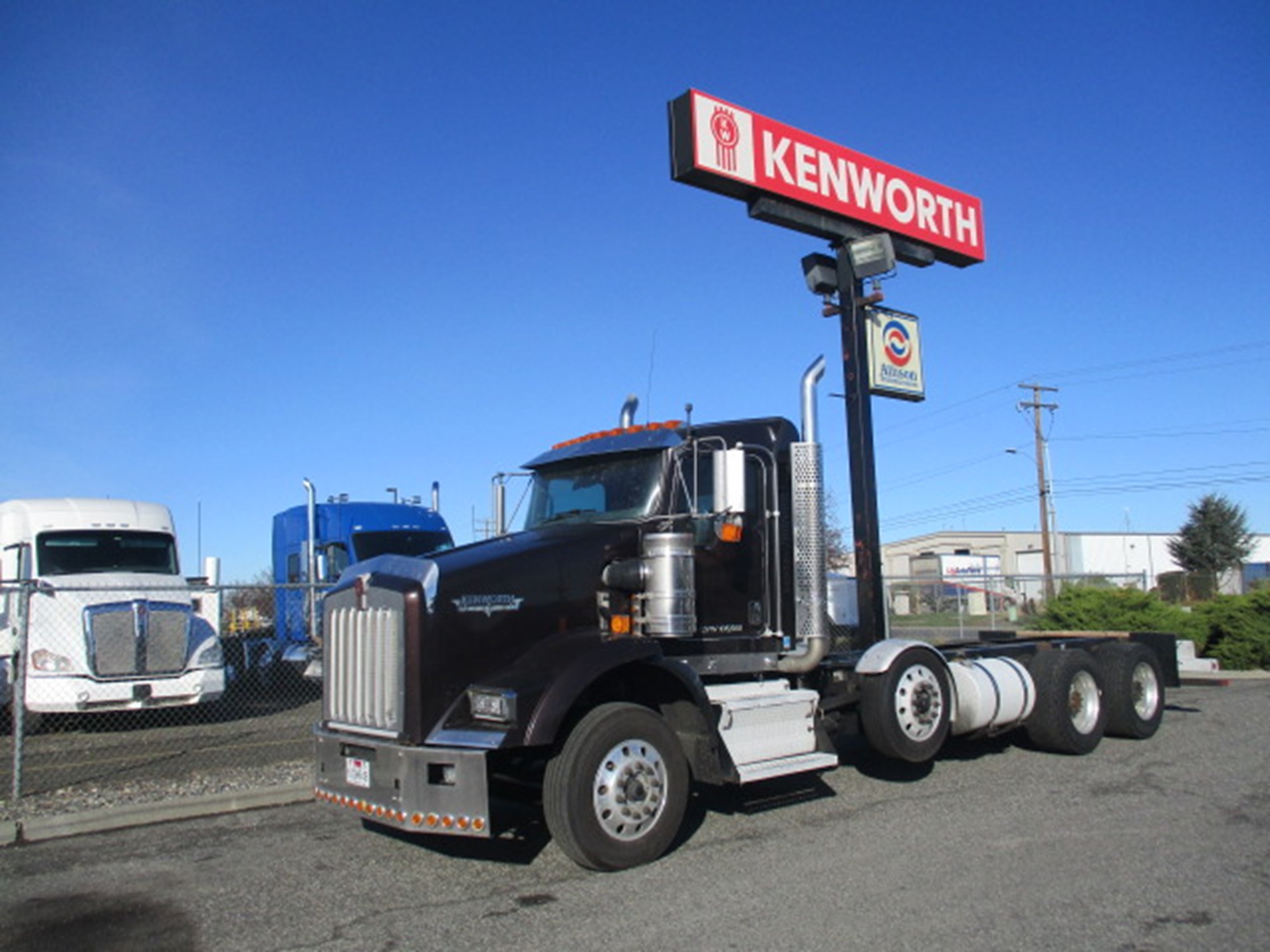 2013 Kenworth T800 - image 1 of 6