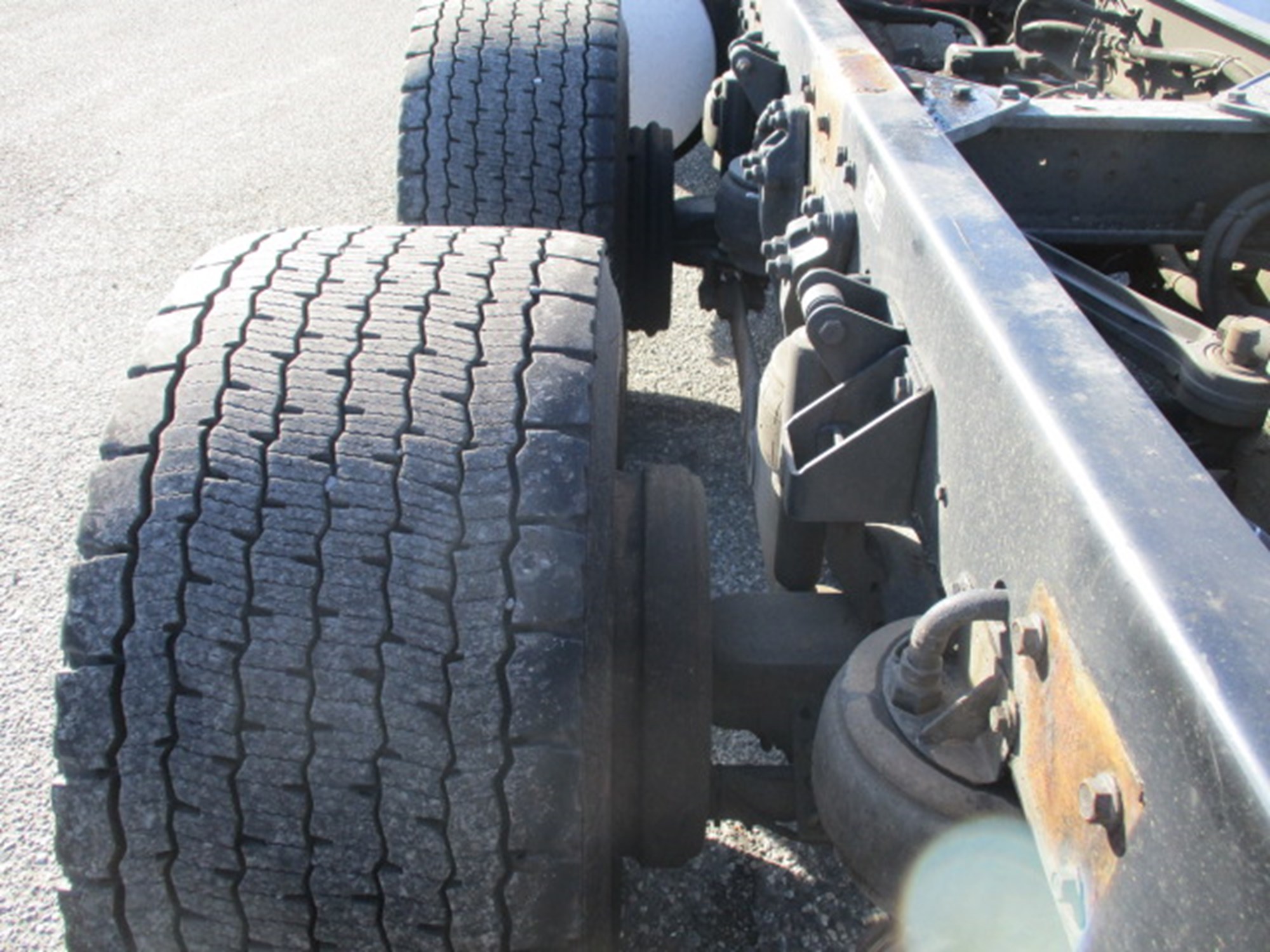 2013 Kenworth T800 - image 5 of 6