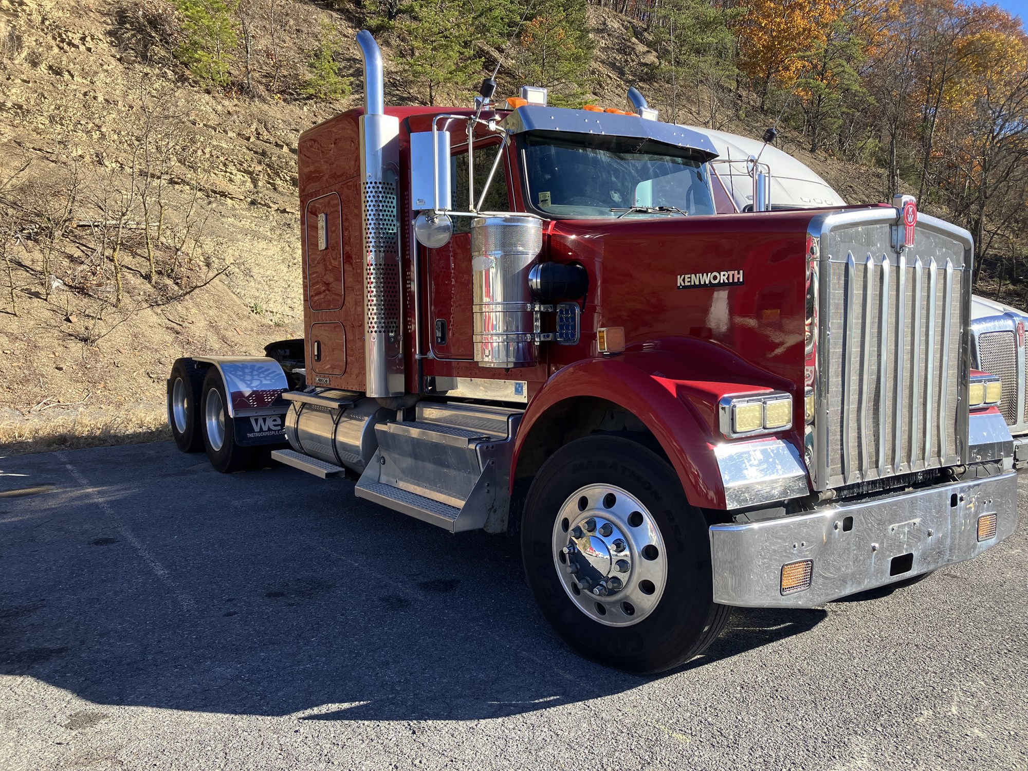 2014 Kenworth W900 - image 1