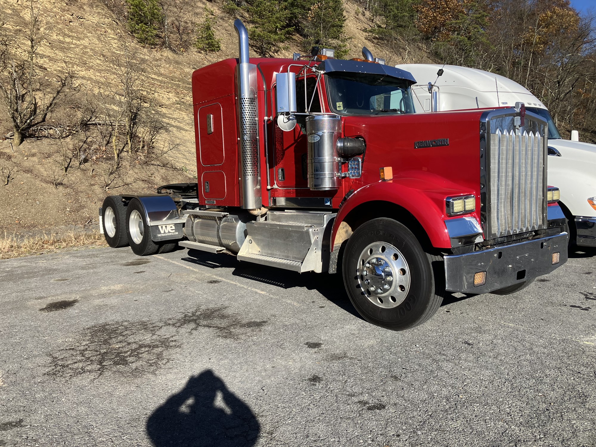 2014 Kenworth W900 - image 4