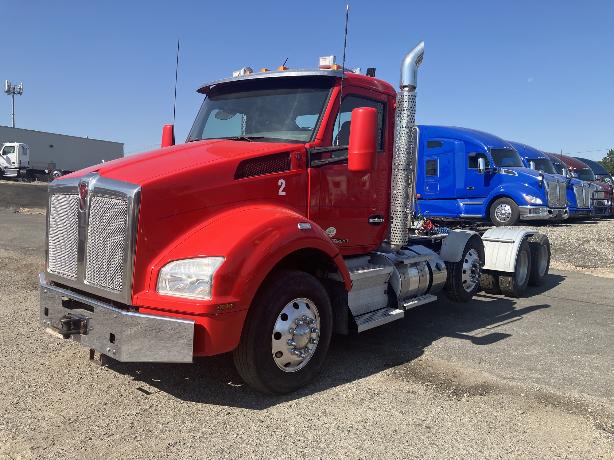 2016 Kenworth T880 2016 Kenworth T880 - image 1 of 6