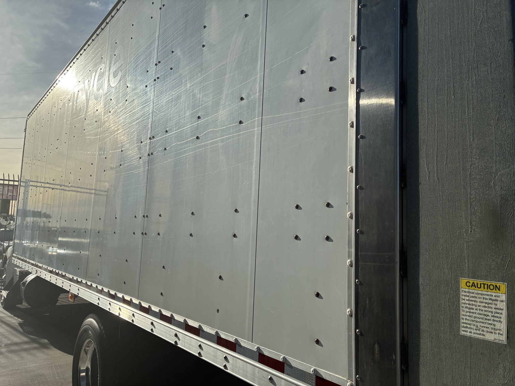 2018 Kenworth T270 - image 6