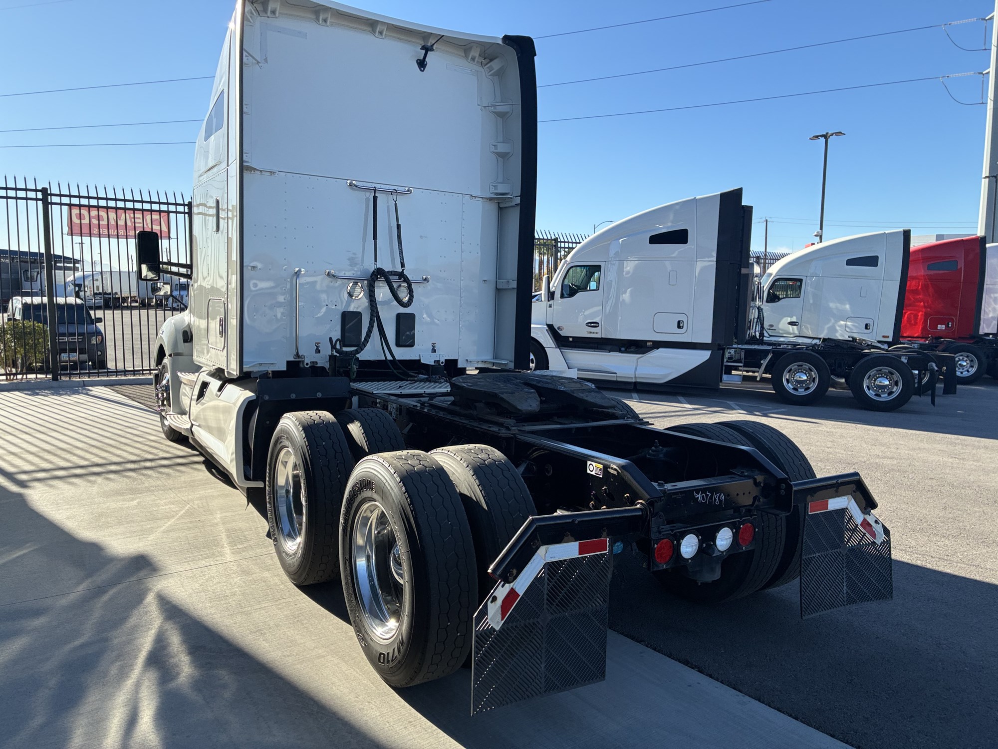 2020 Kenworth T680 - image 5 of 6