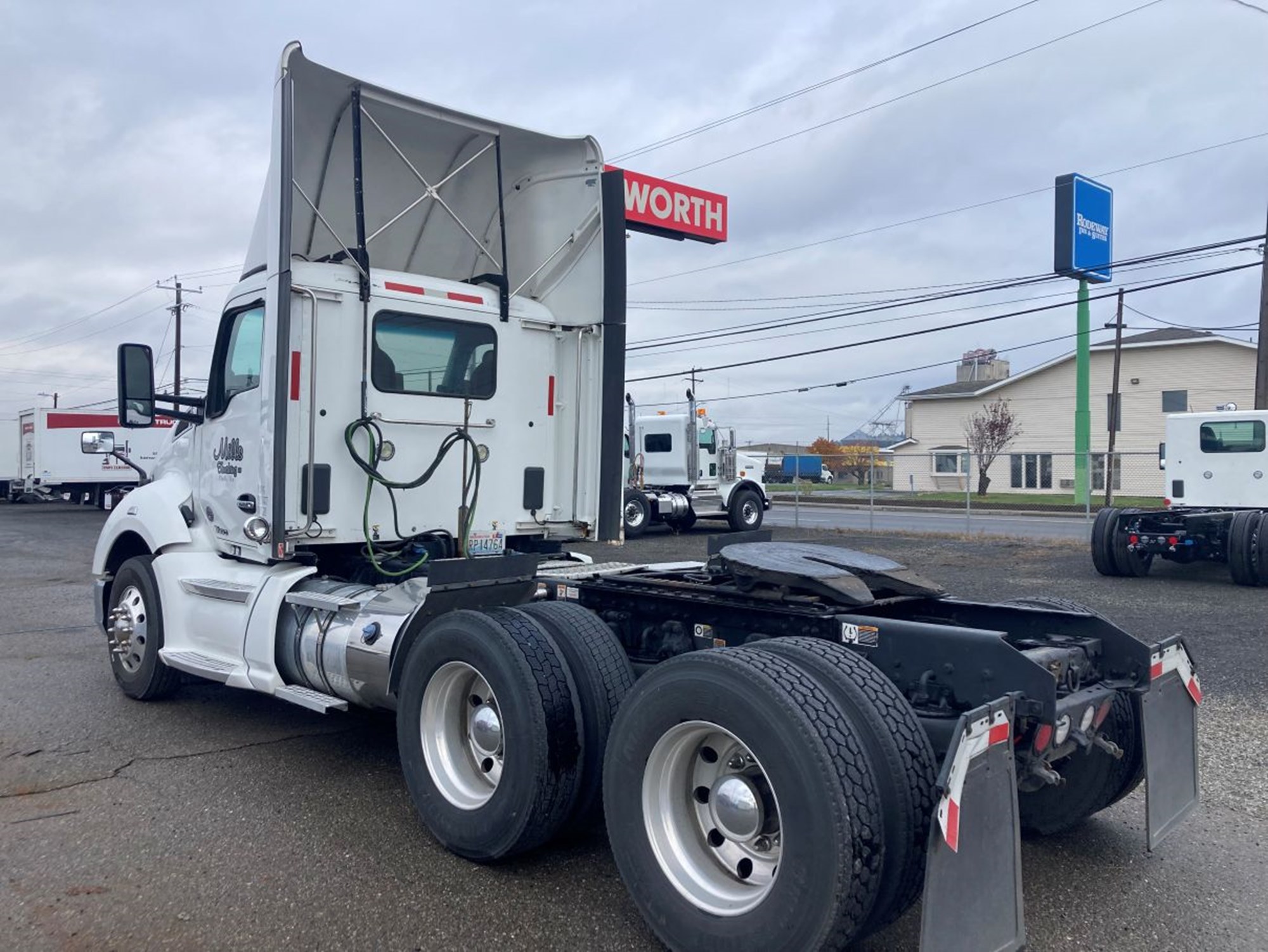 2020 Kenworth T680 2020 Kenworth T680 - image 4 of 6