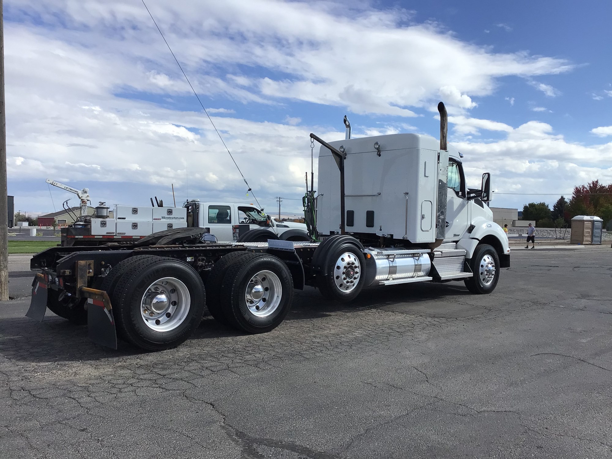 2020 Kenworth T880 - image 2 of 6