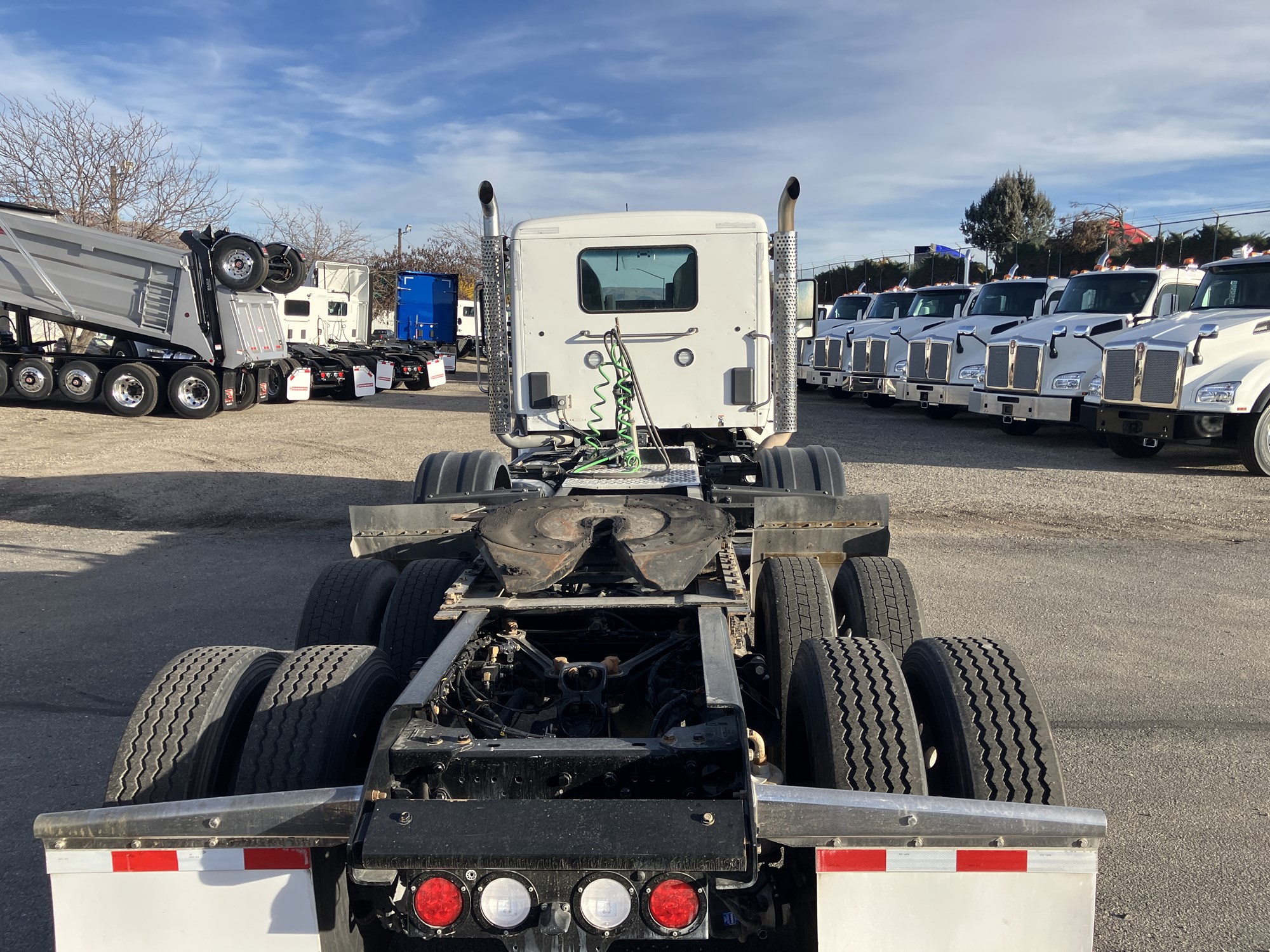 2021 Kenworth T880 - image 4 of 6