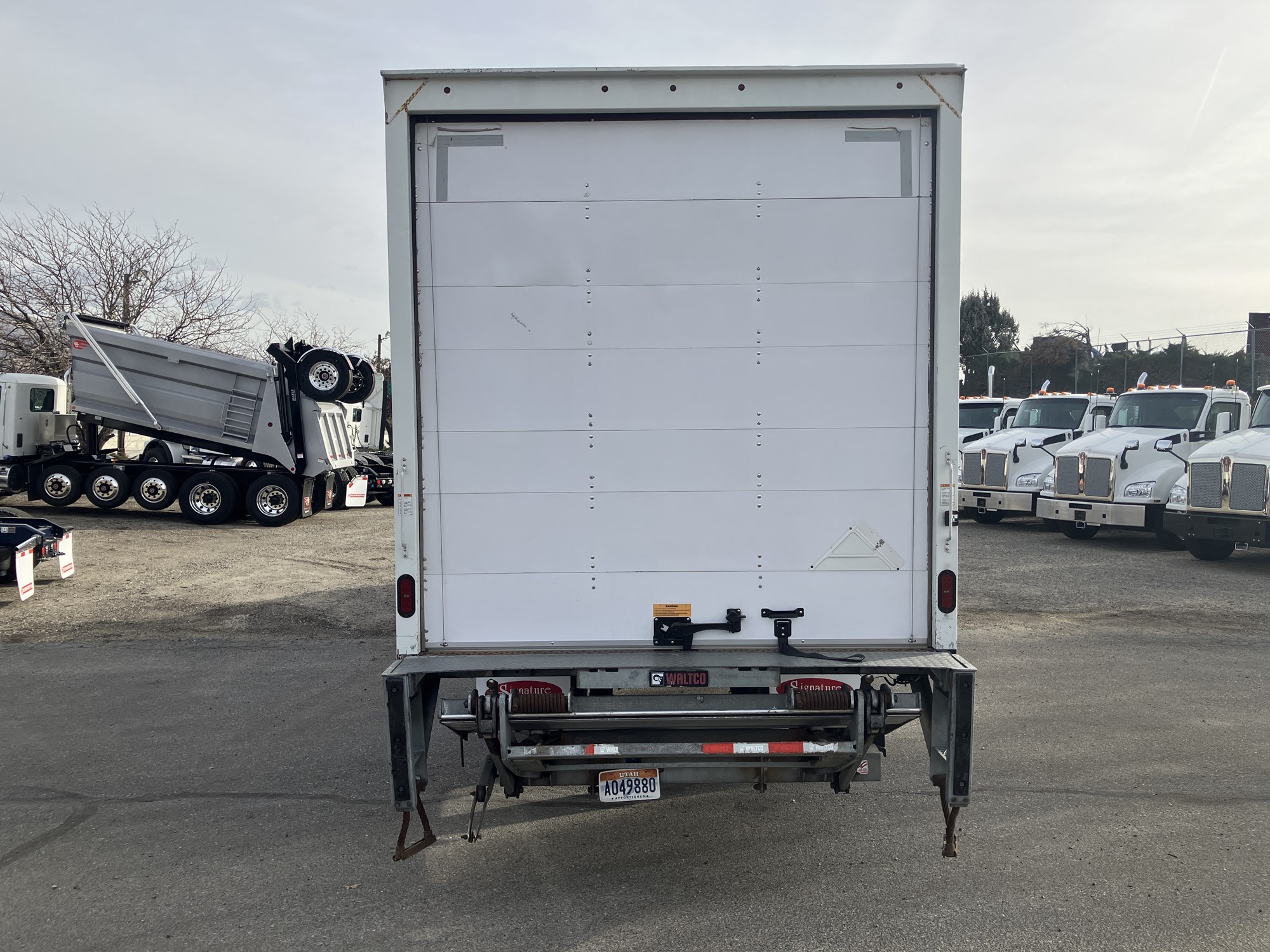 2021 Kenworth T270 - image 4 of 6