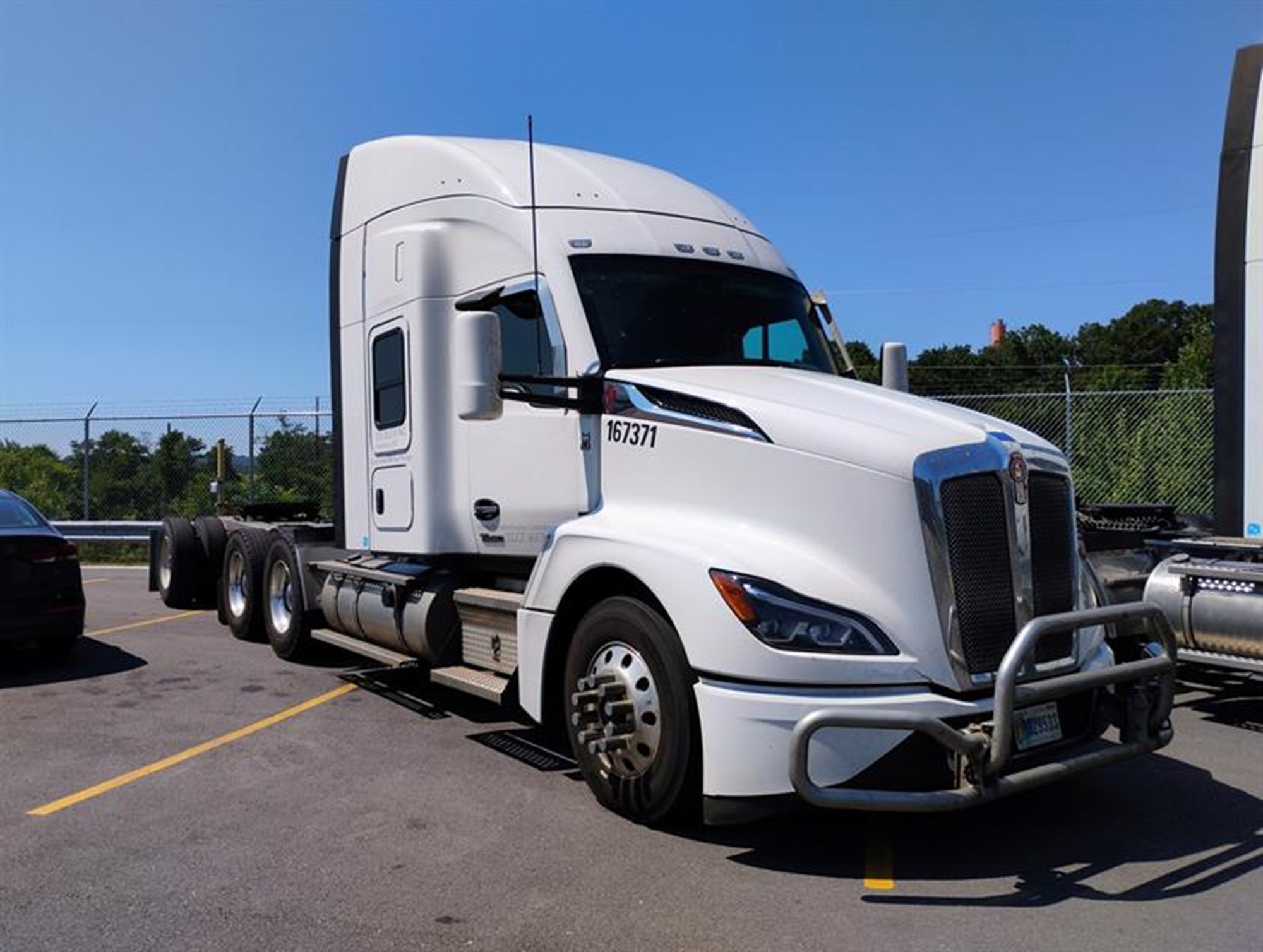 2022 Kenworth T680 - image 1 of 6