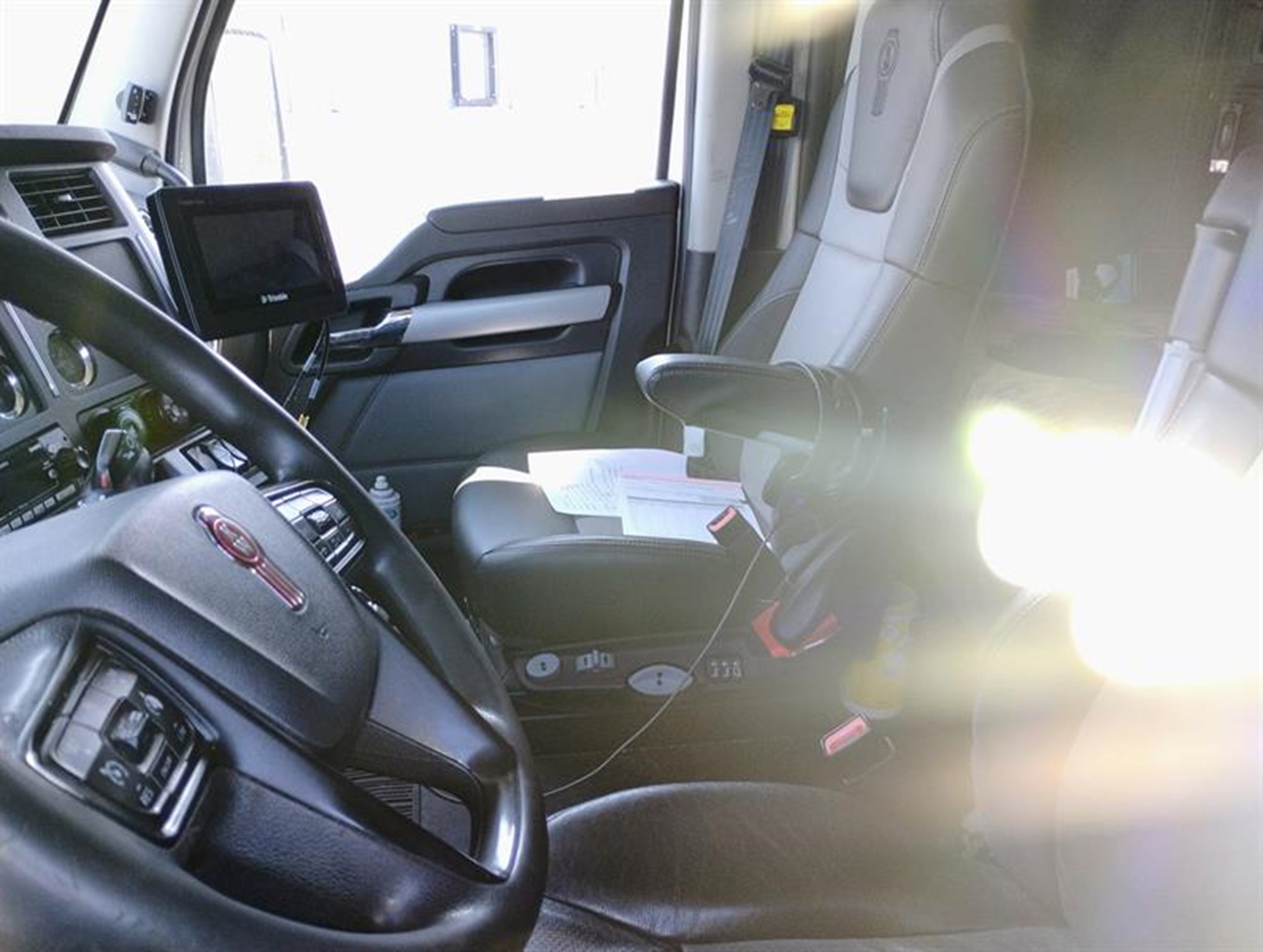 2022 Kenworth T680 - image 6 of 6