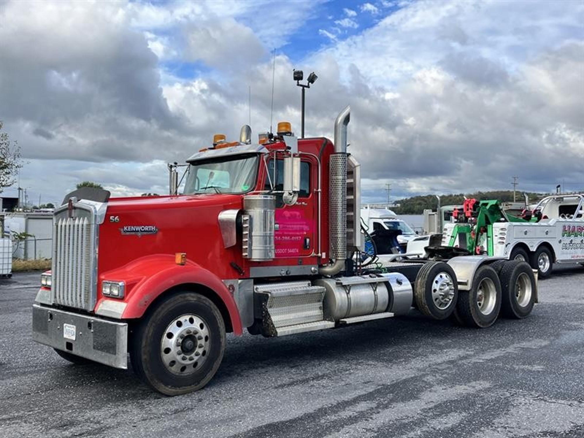 2022 Kenworth W900L 2022 Kenworth W900L - image 1 of 4