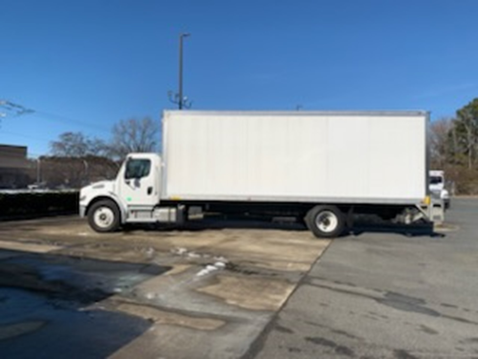 2023 Freightliner M2 - image 3 of 6