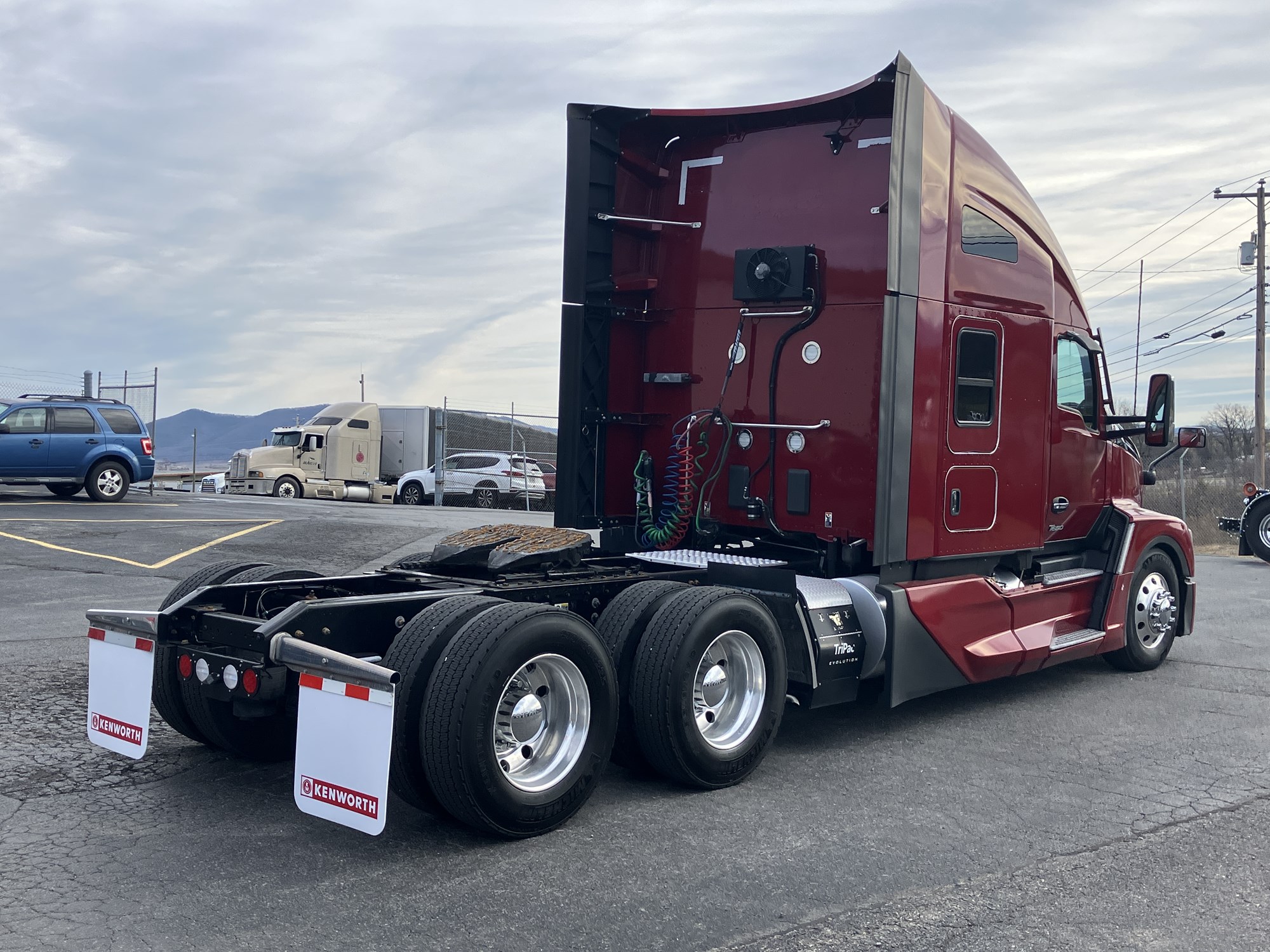 2023 Kenworth T680 Next Gen 2023 Kenworth T680 Next Gen - image 6 of 6