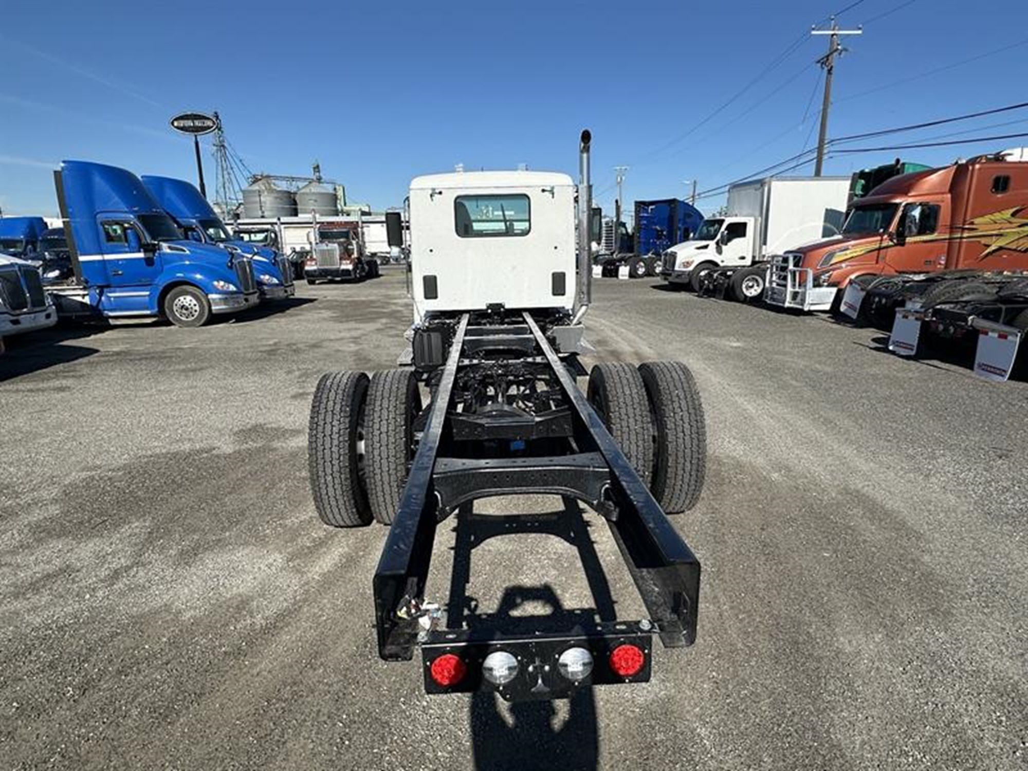 2025 Kenworth T380 2025 Kenworth T380 - image 3 of 6