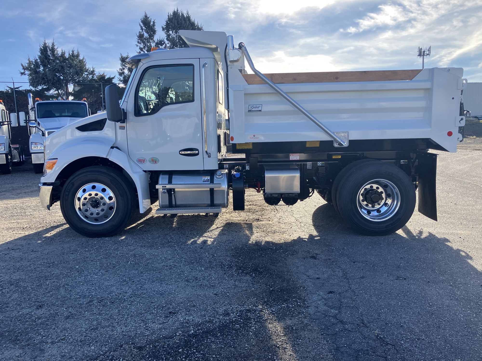 2025 Kenworth - image 2