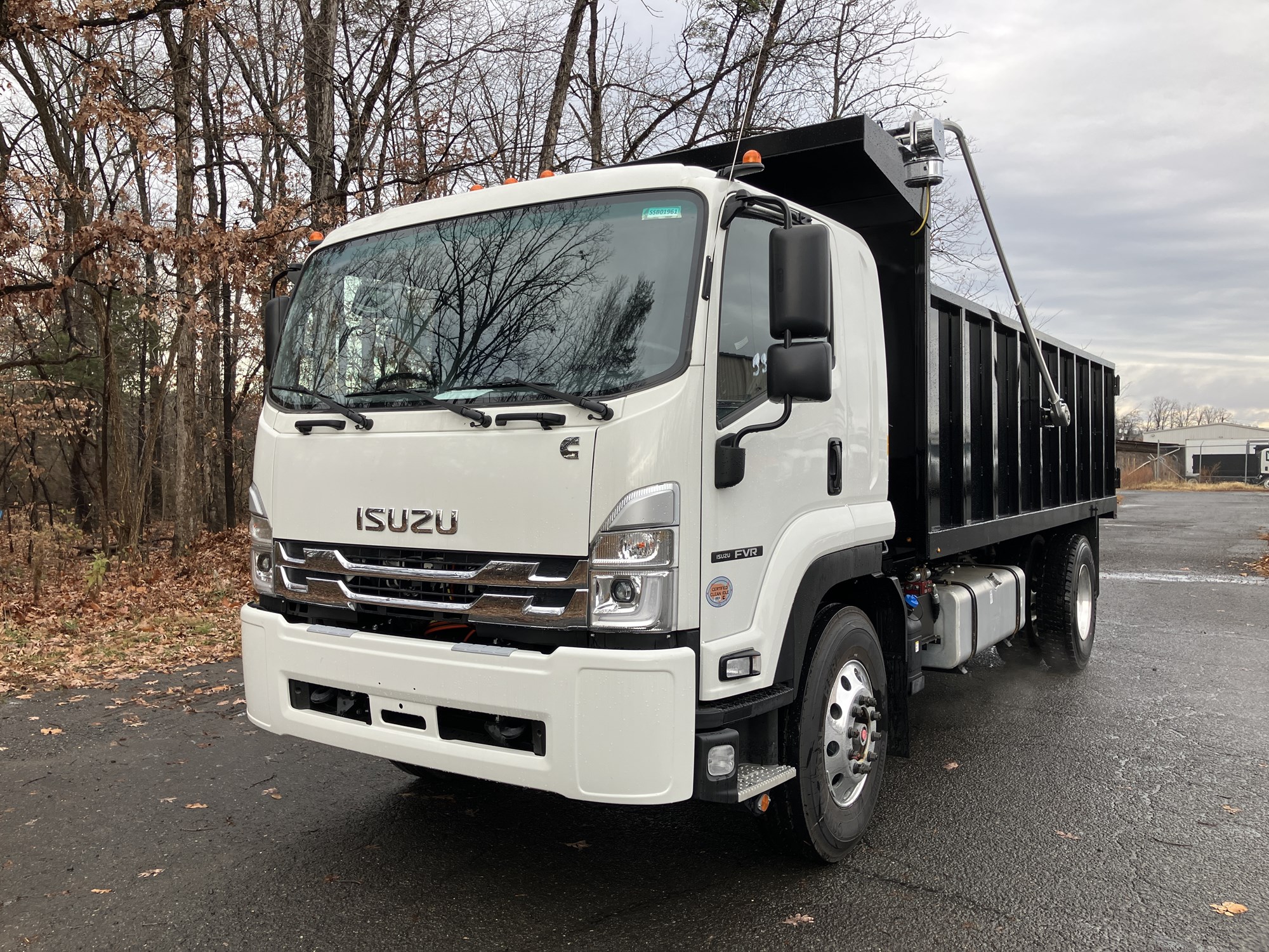 2025 Isuzu FVR MW3 - image 2 of 6