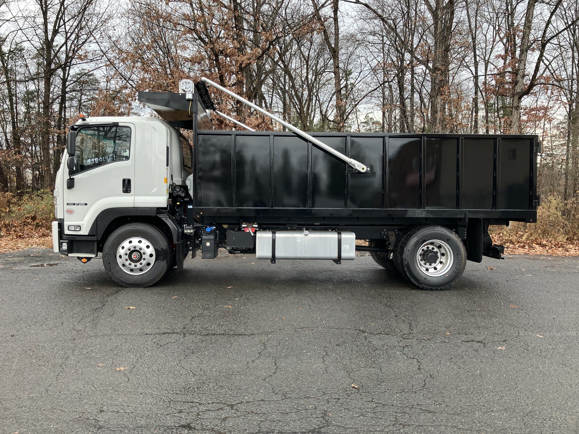 2025 Isuzu FVR MW3 - image 3 of 6