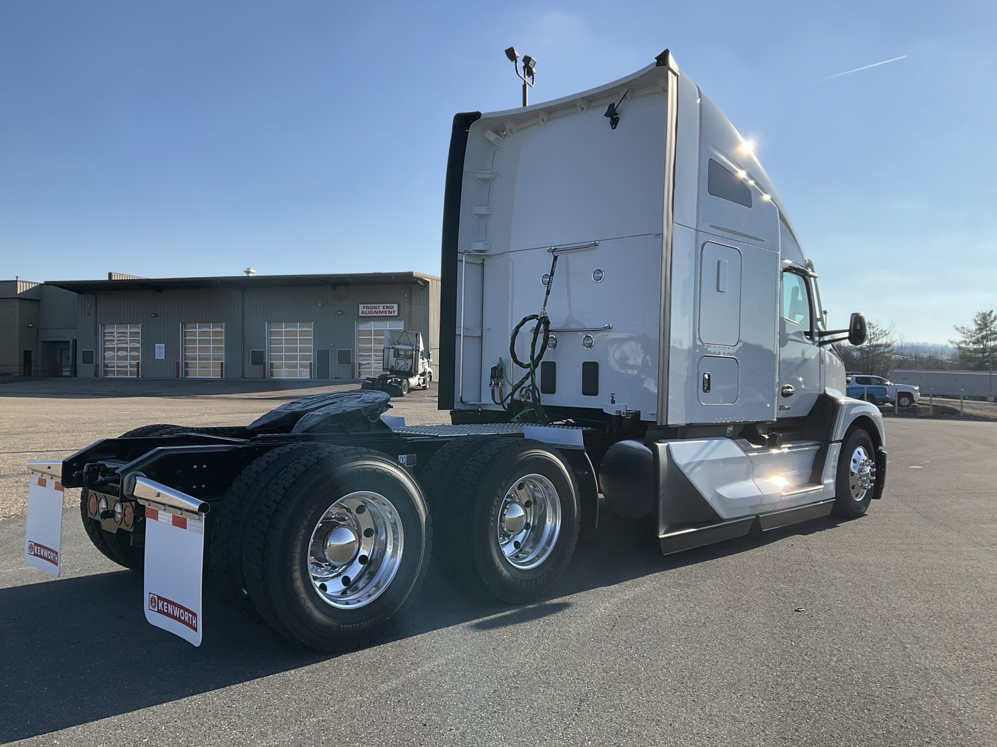 2026 Kenworth T680 Next Gen 2026 Kenworth T680 Next Gen - image 4 of 6