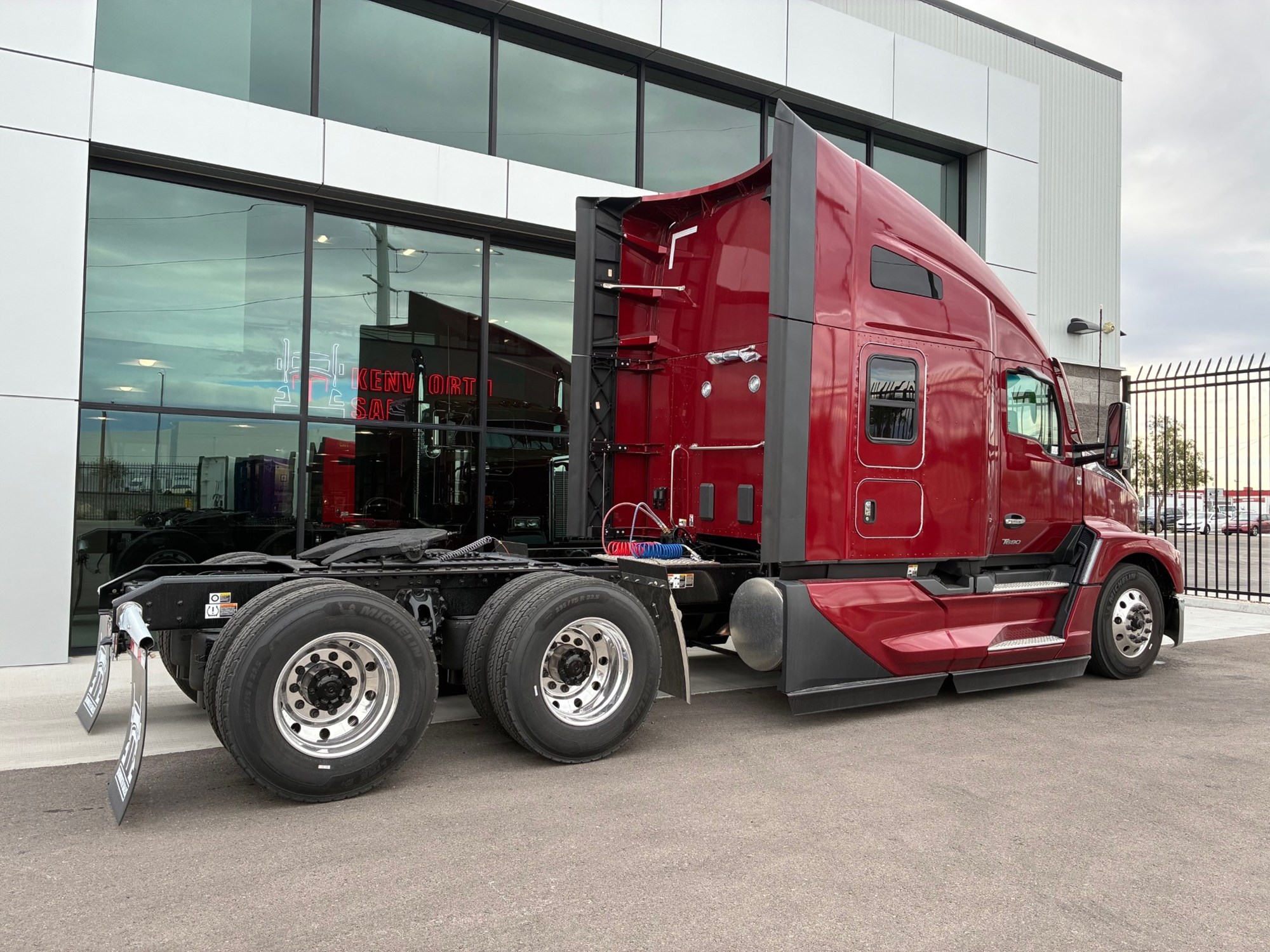 2026 Kenworth T680 Next Gen - image 3 of 6