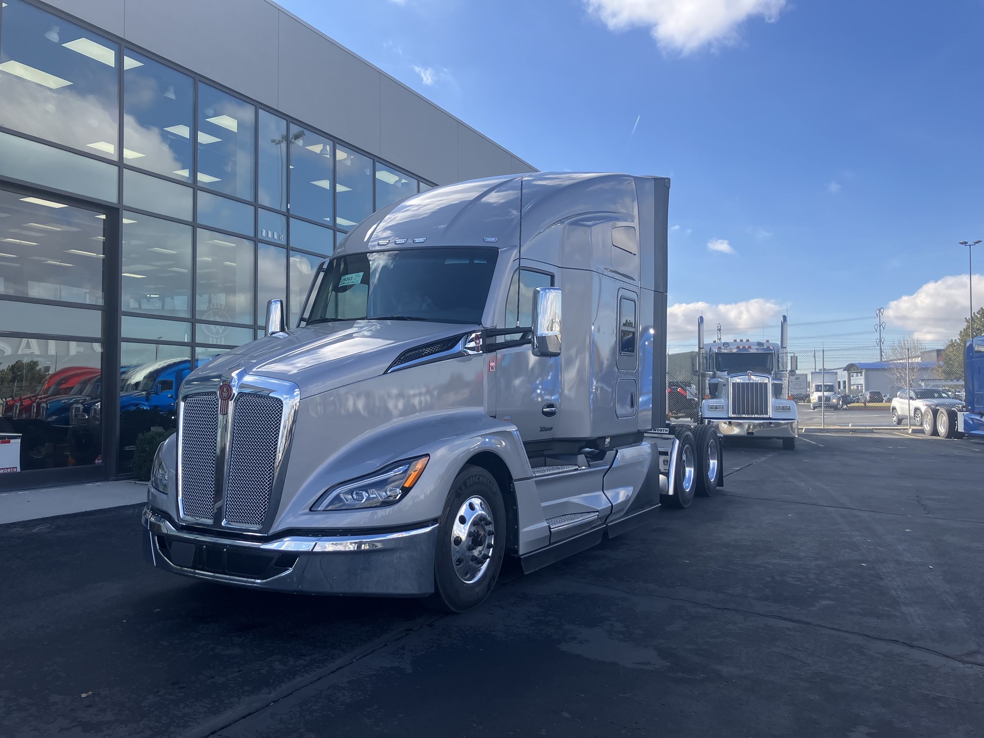 2026 Kenworth T680 Next Gen 2026 Kenworth T680 Next Gen - image 1 of 6