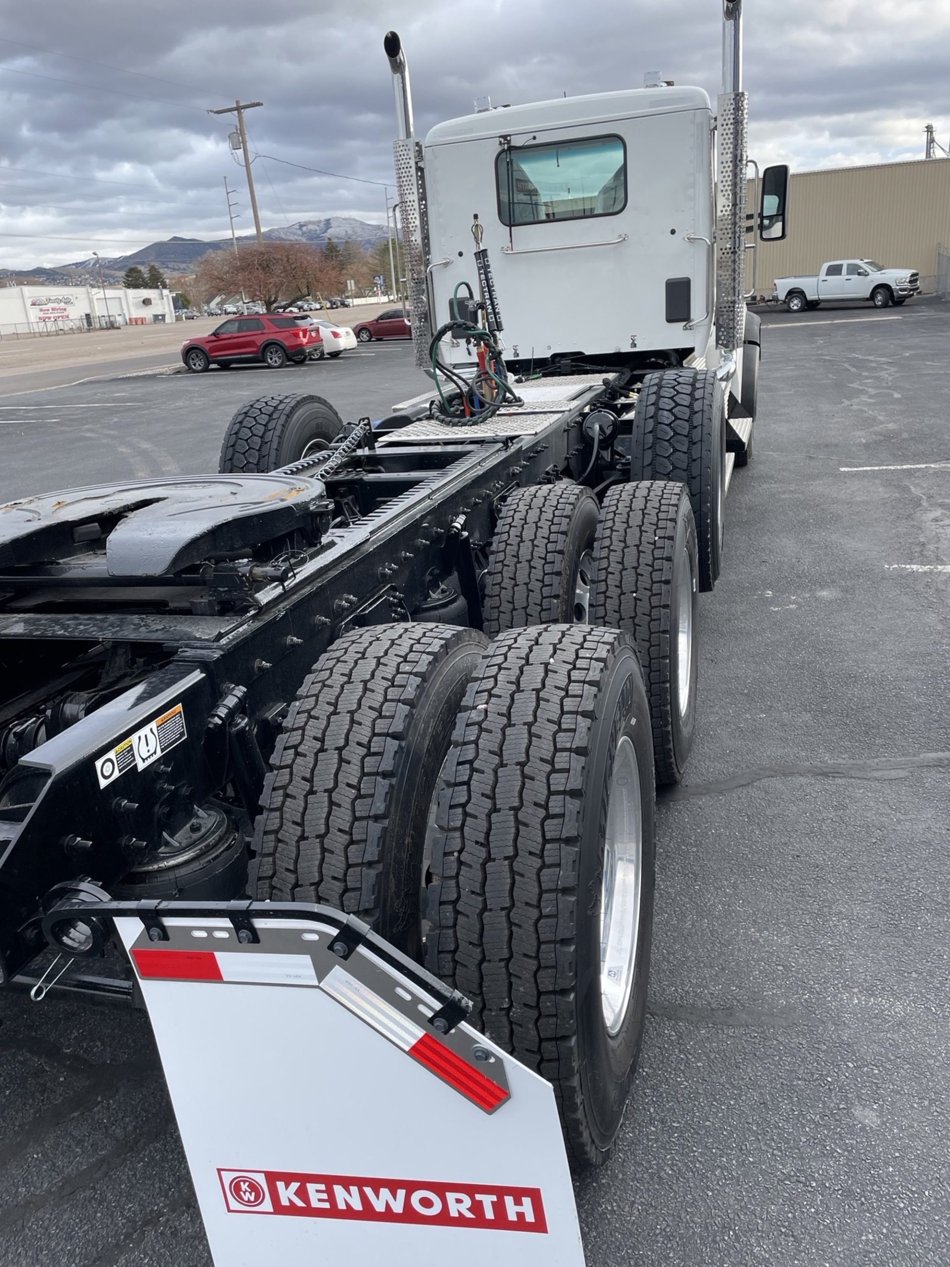 2026 Kenworth T880 2026 Kenworth T880 - image 3 of 6