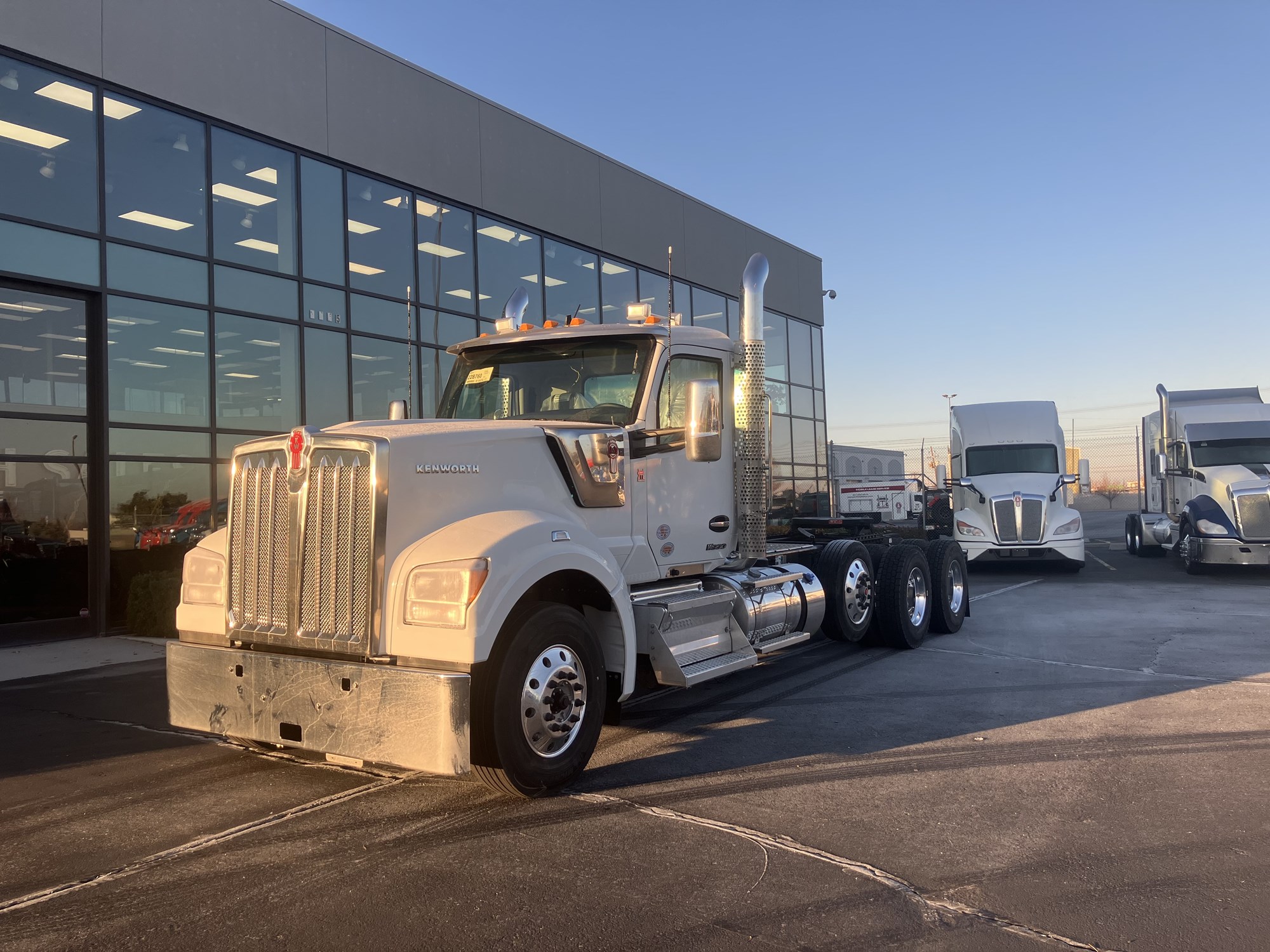 2026 Kenworth W990 - image 1 of 6