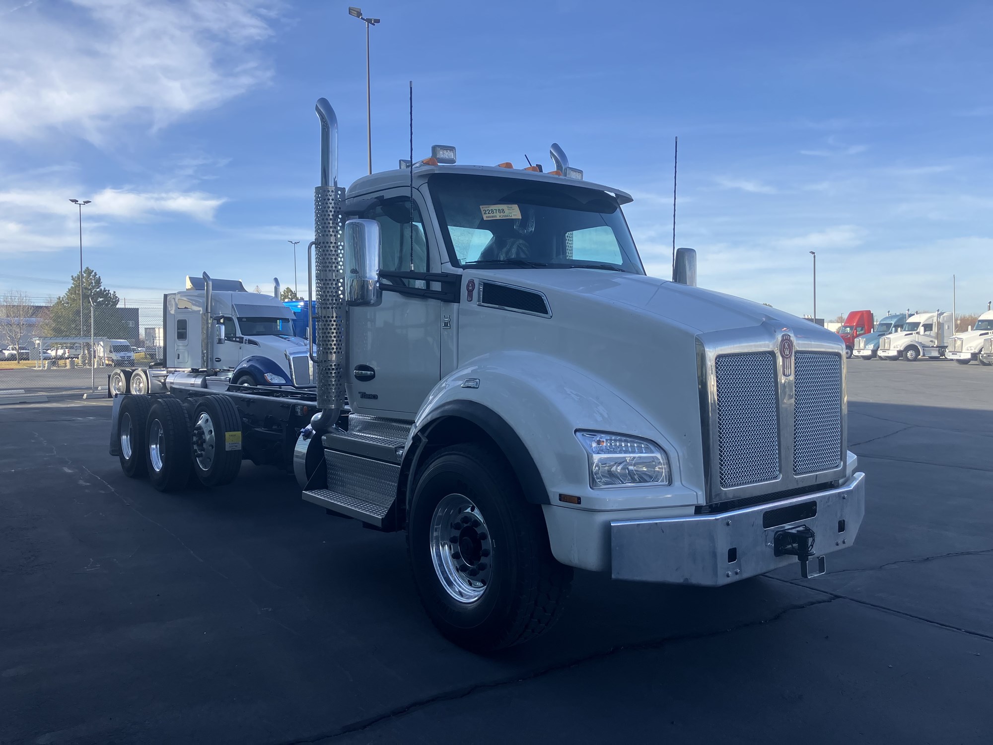 2026 Kenworth T880 2026 Kenworth T880 - image 3 of 6