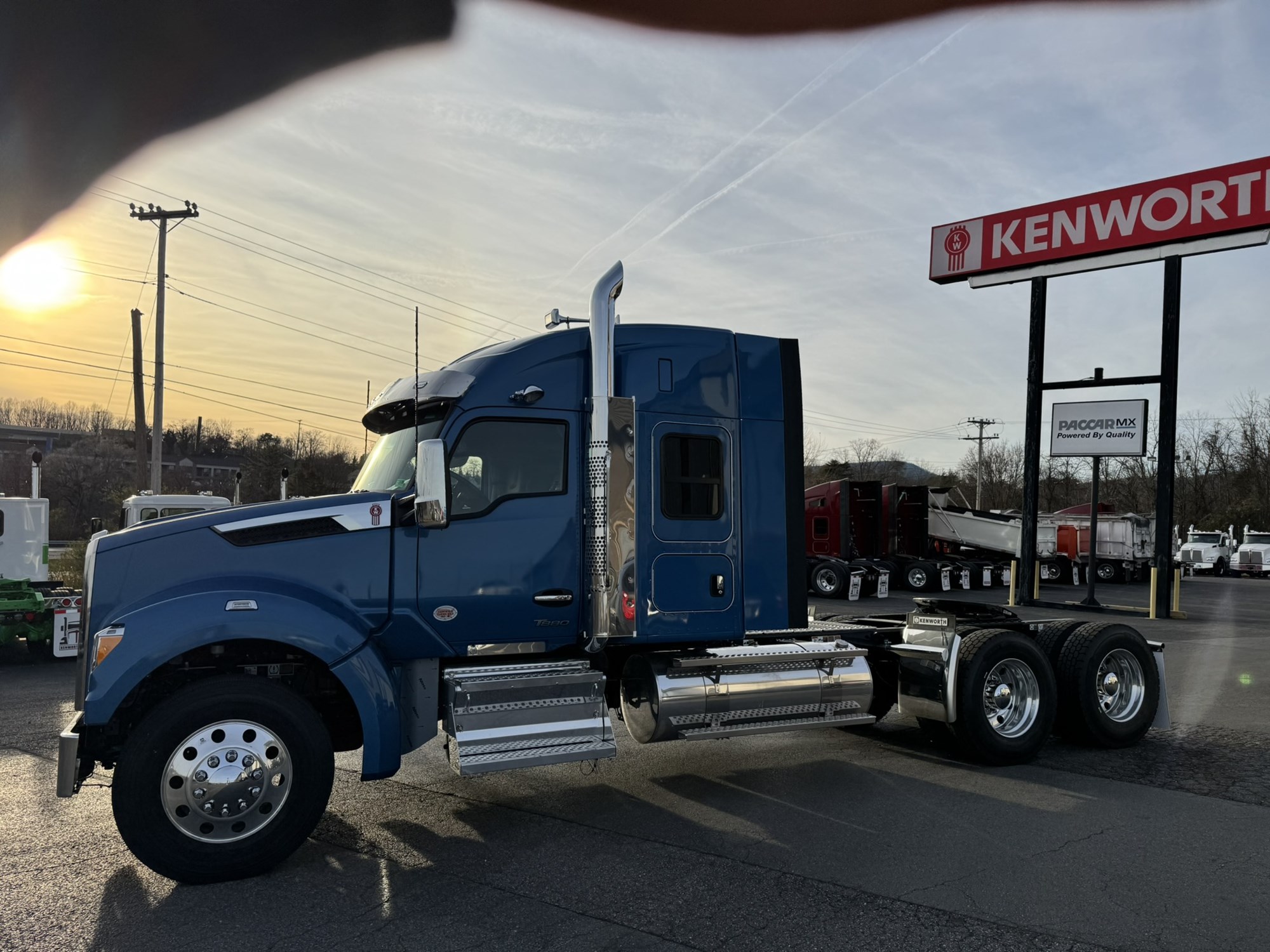2026 Kenworth T880 2026 Kenworth T880 - image 4 of 6