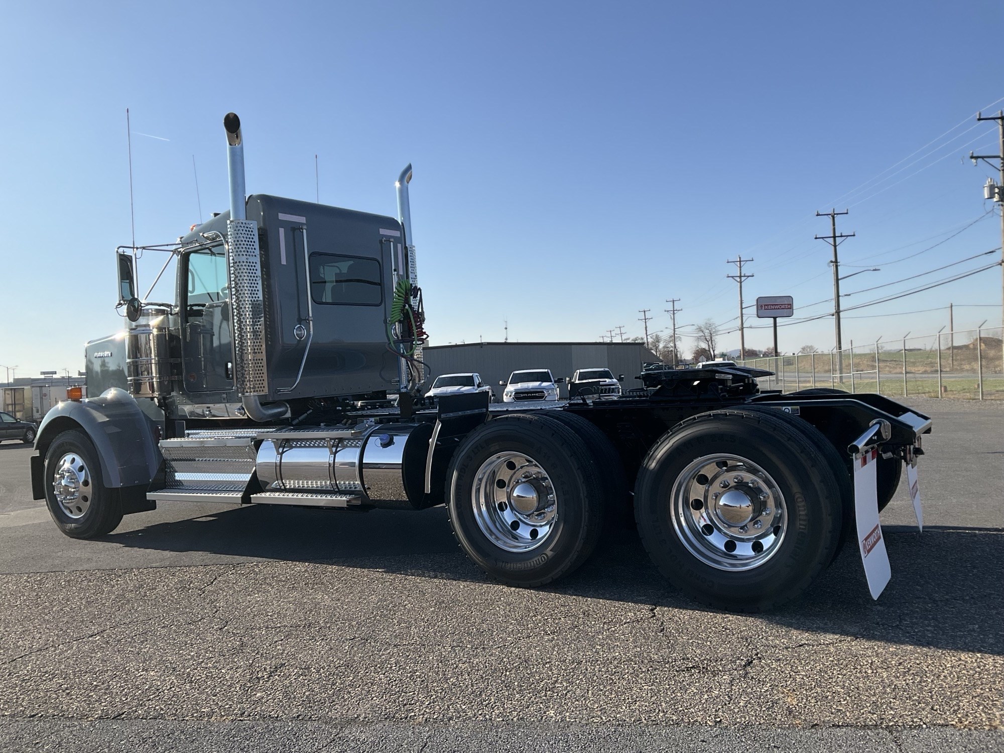 2026 Kenworth W900B - image 3 of 6