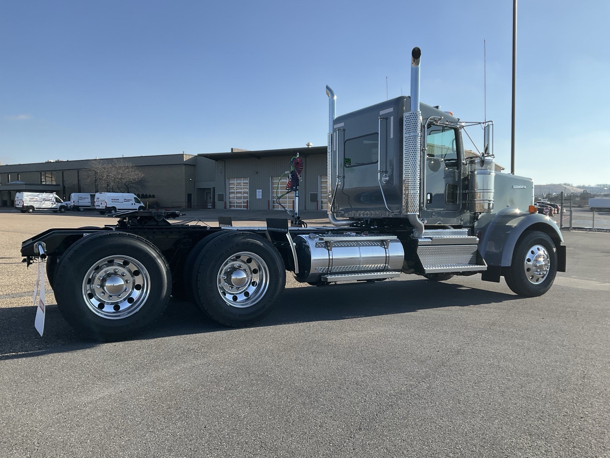 2026 Kenworth W900B - image 5 of 6