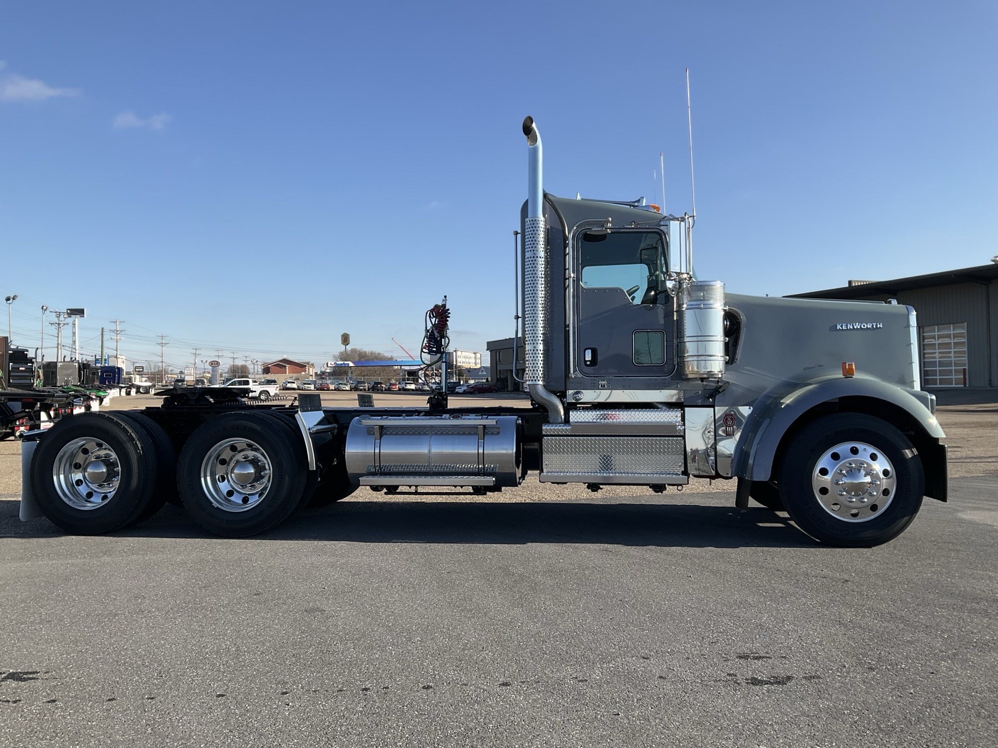 2026 Kenworth W900B - image 6 of 6