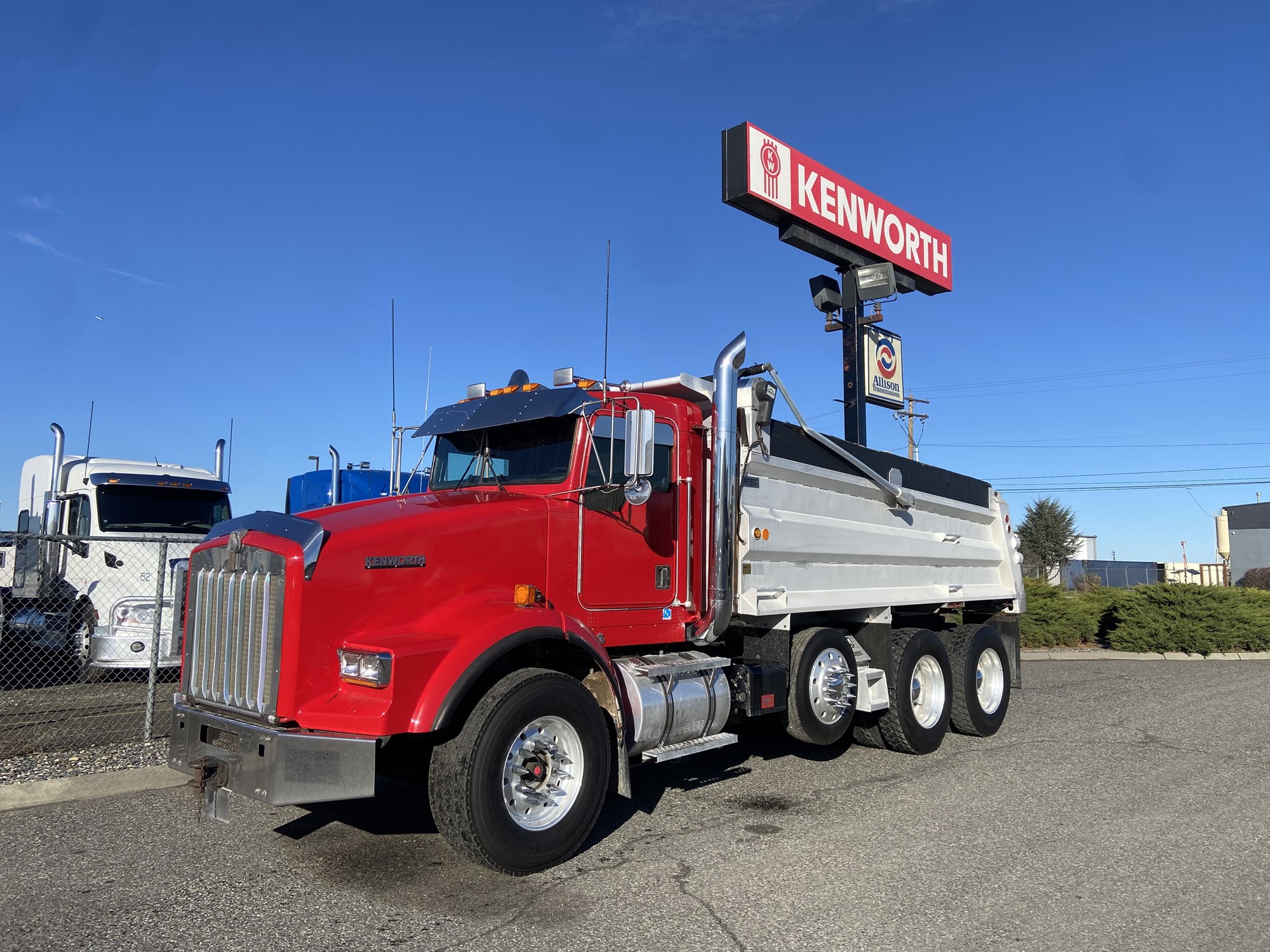 1998 Kenworth T800 - image 1