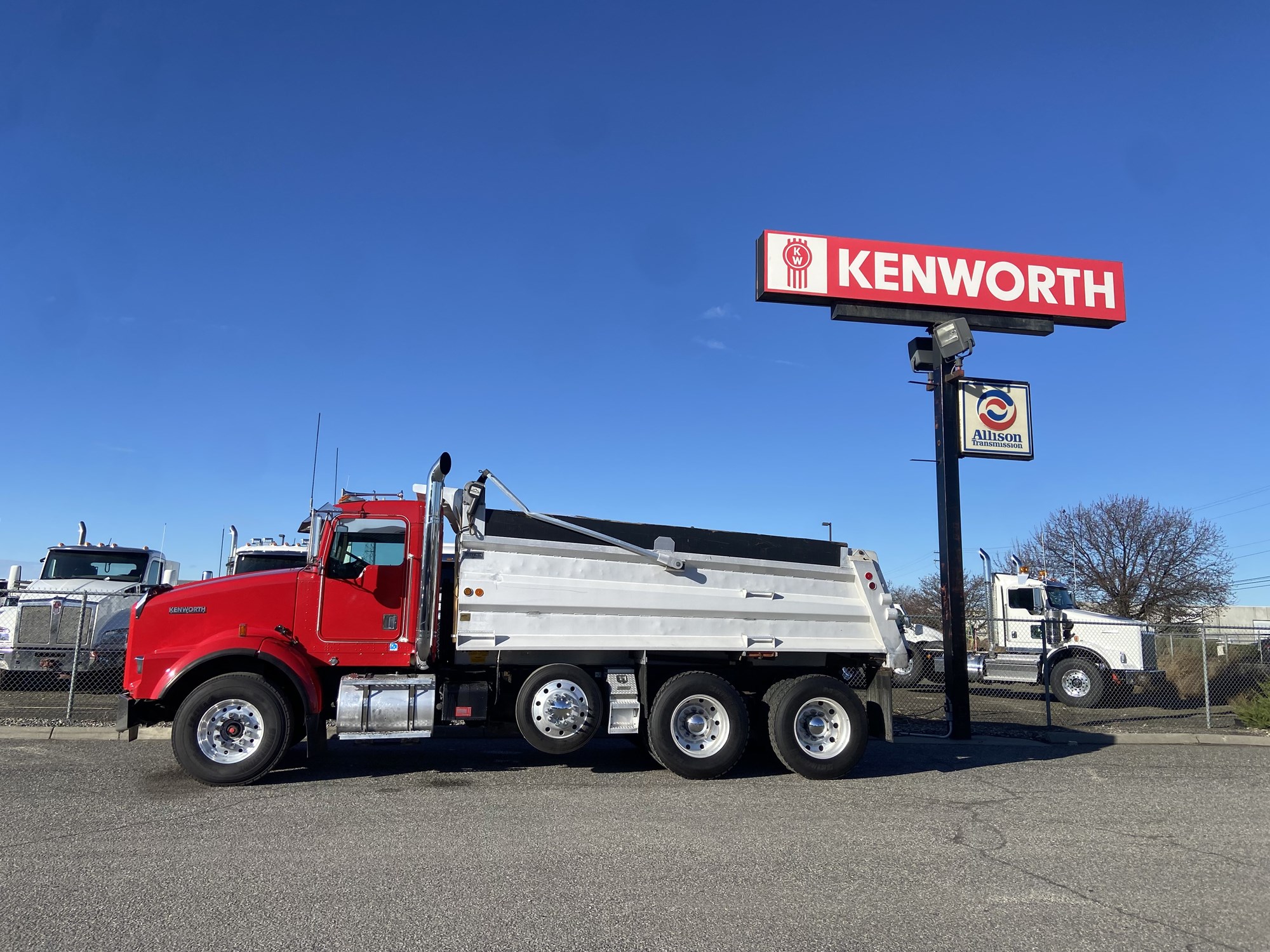 1998 Kenworth T800 - image 3