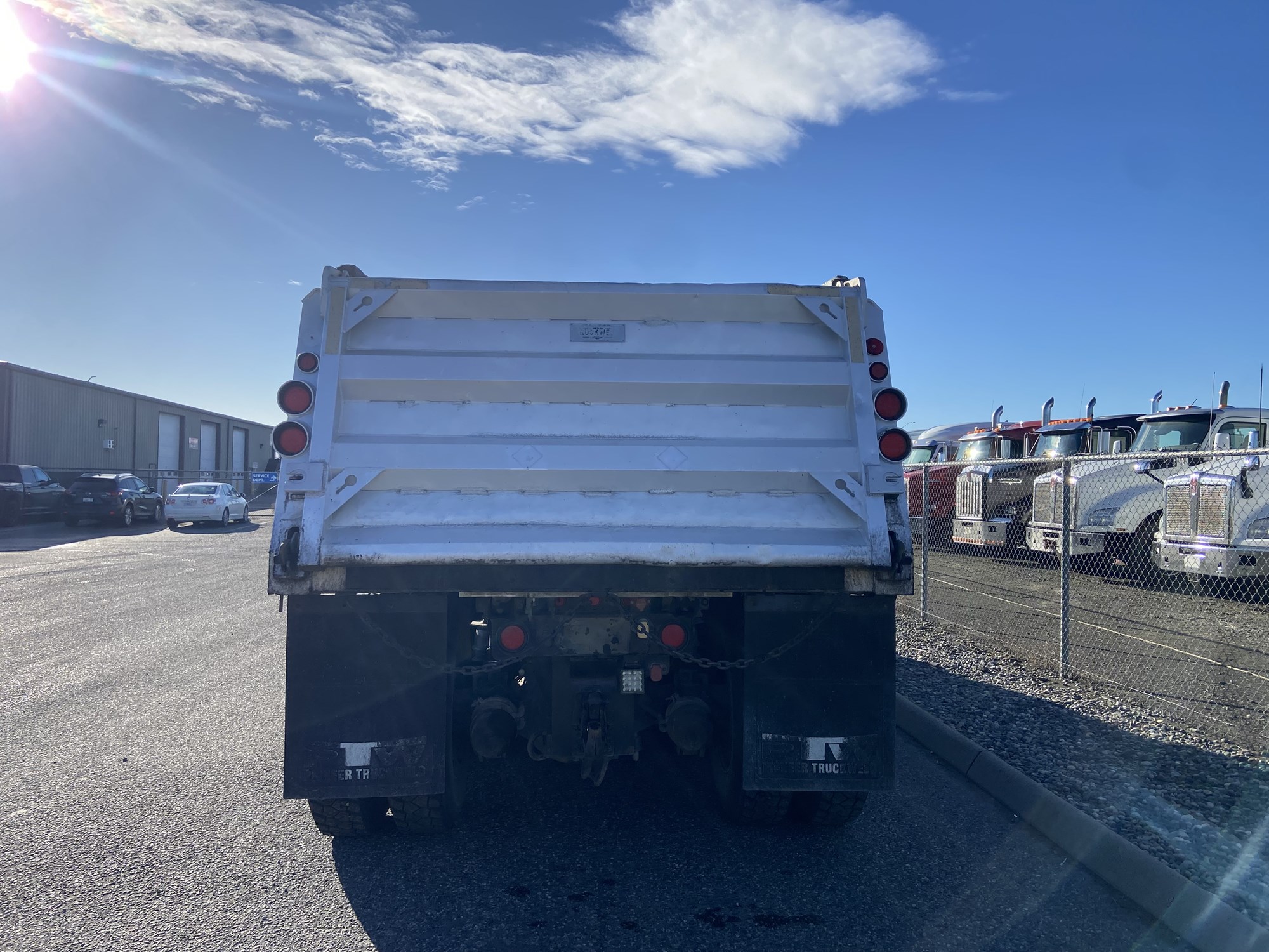 1998 Kenworth T800 - image 4