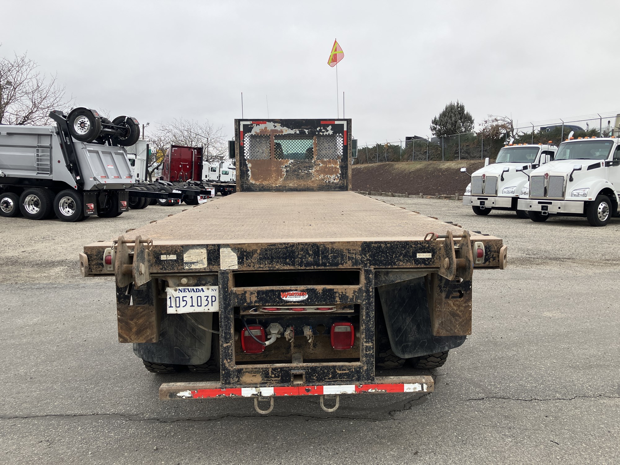 2010 Kenworth T370 - image 4 of 6