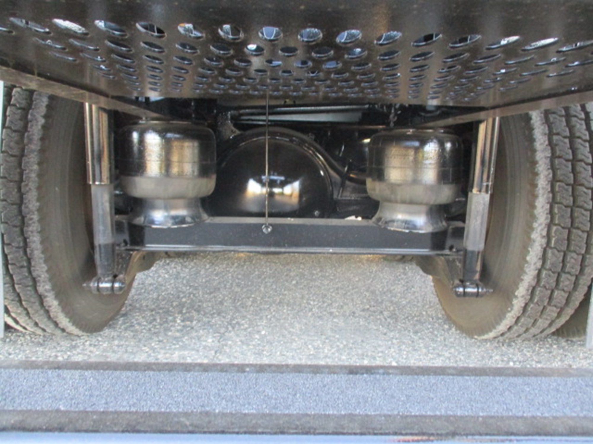 2016 Peterbilt 579 - image 6 of 6