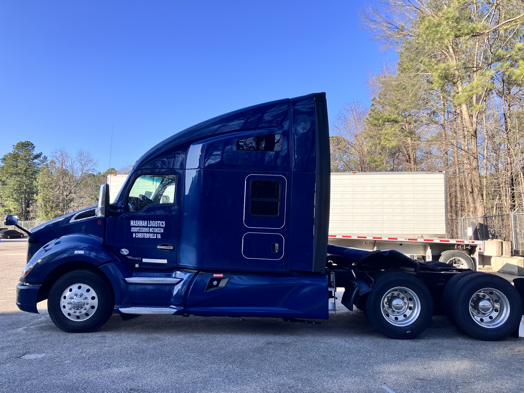 2017 Kenworth T680 - image 3 of 6